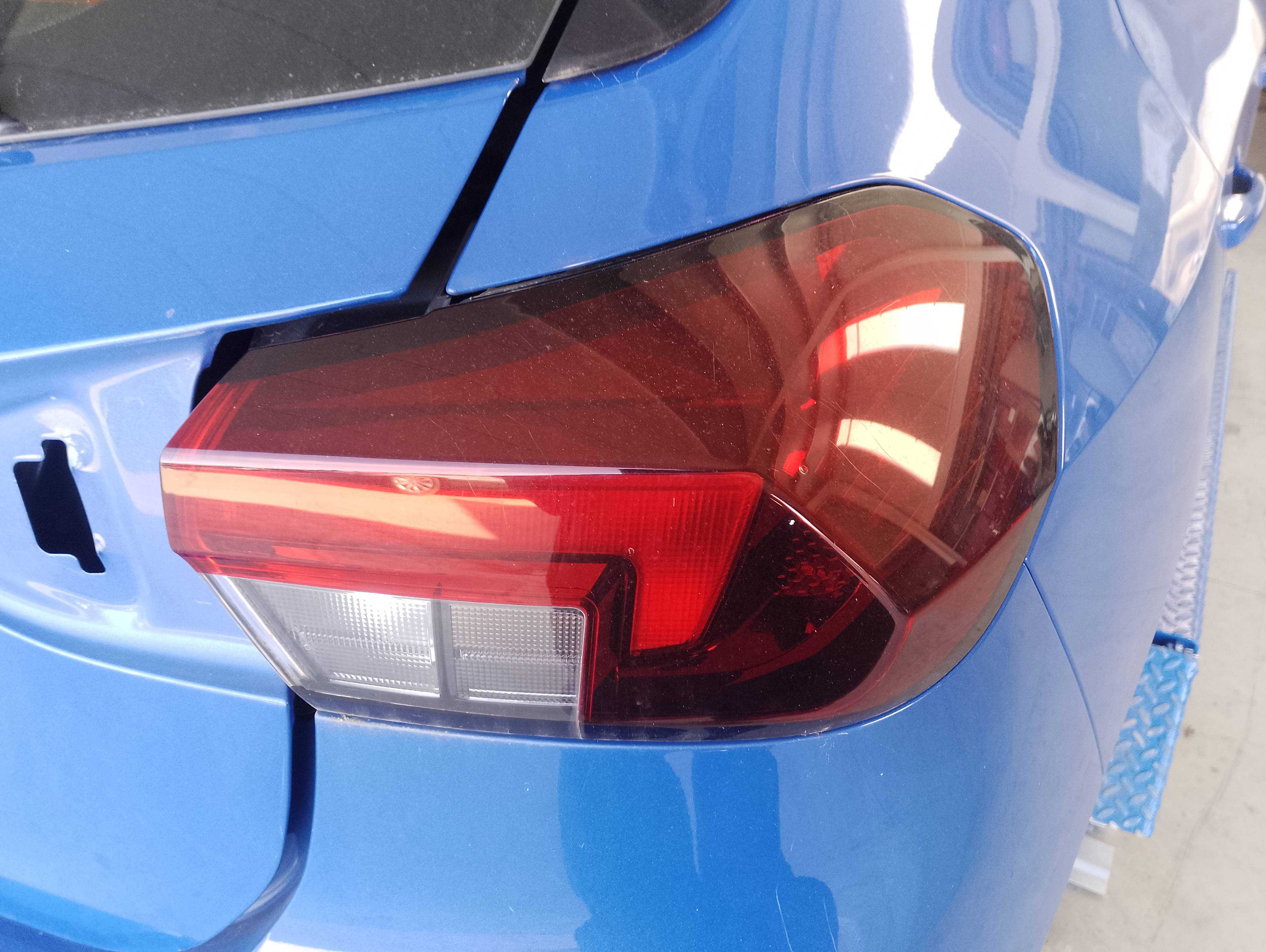 Recambio de piloto trasero derecho para opel corsa f edition referencia OEM IAM   