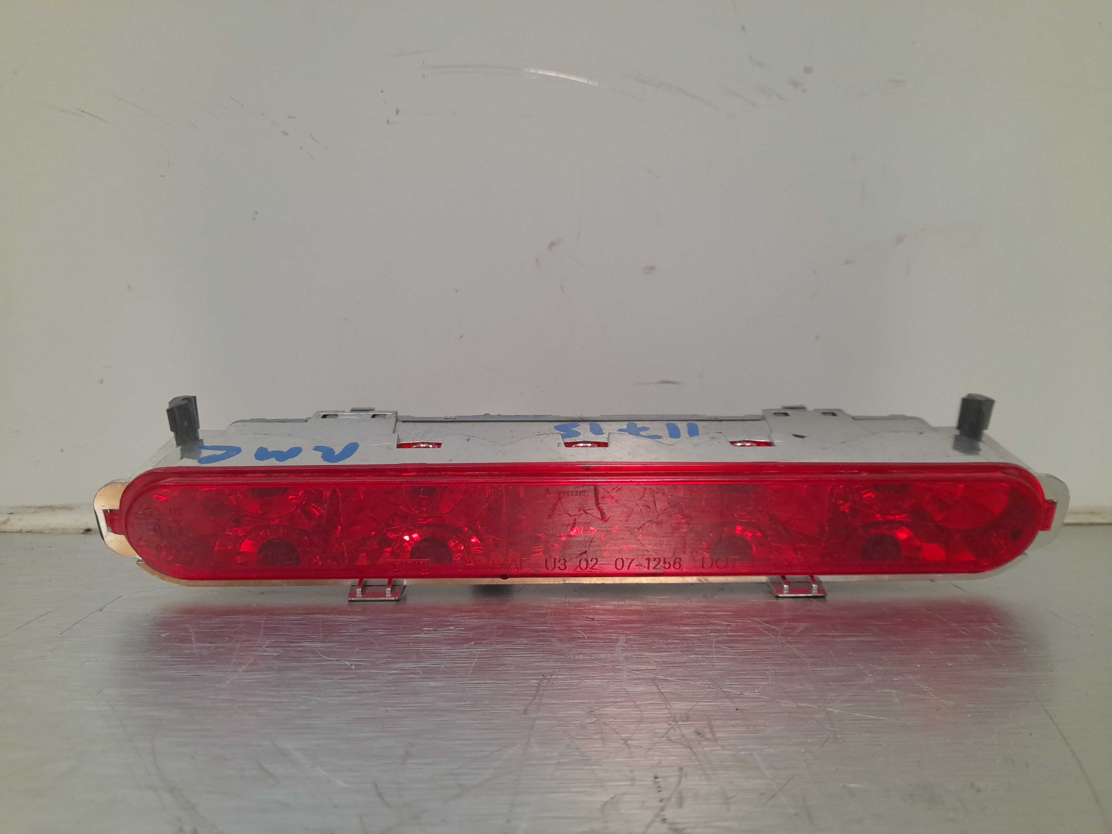 Recambio de luz central de freno para chevrolet nubira berlina 1.6 cat referencia OEM IAM   