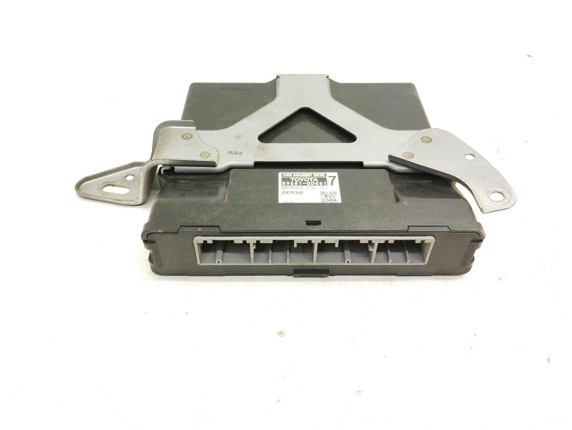 Recambio de modulo electronico para toyota yaris active hybrid referencia OEM IAM 896810D061 MB2850002162 DENSO