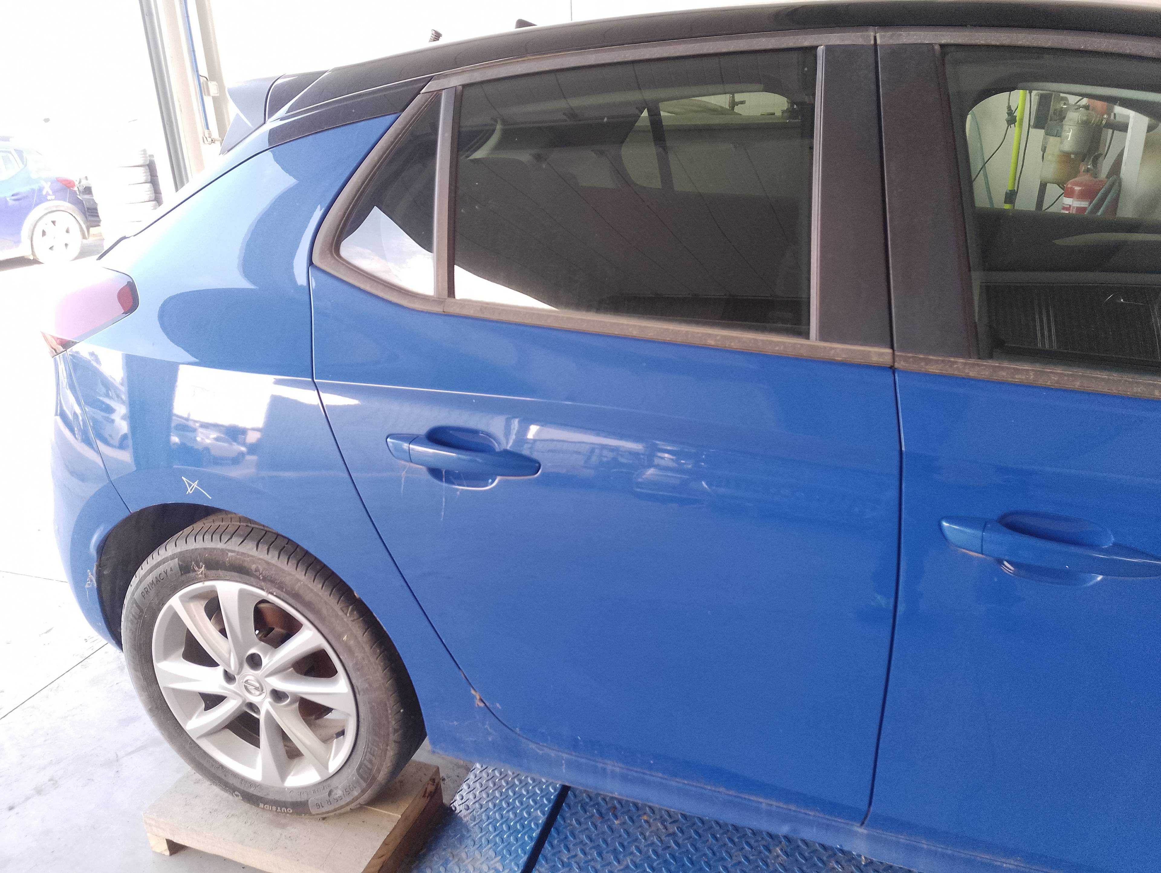 Recambio de puerta trasera derecha para opel corsa f edition referencia OEM IAM   