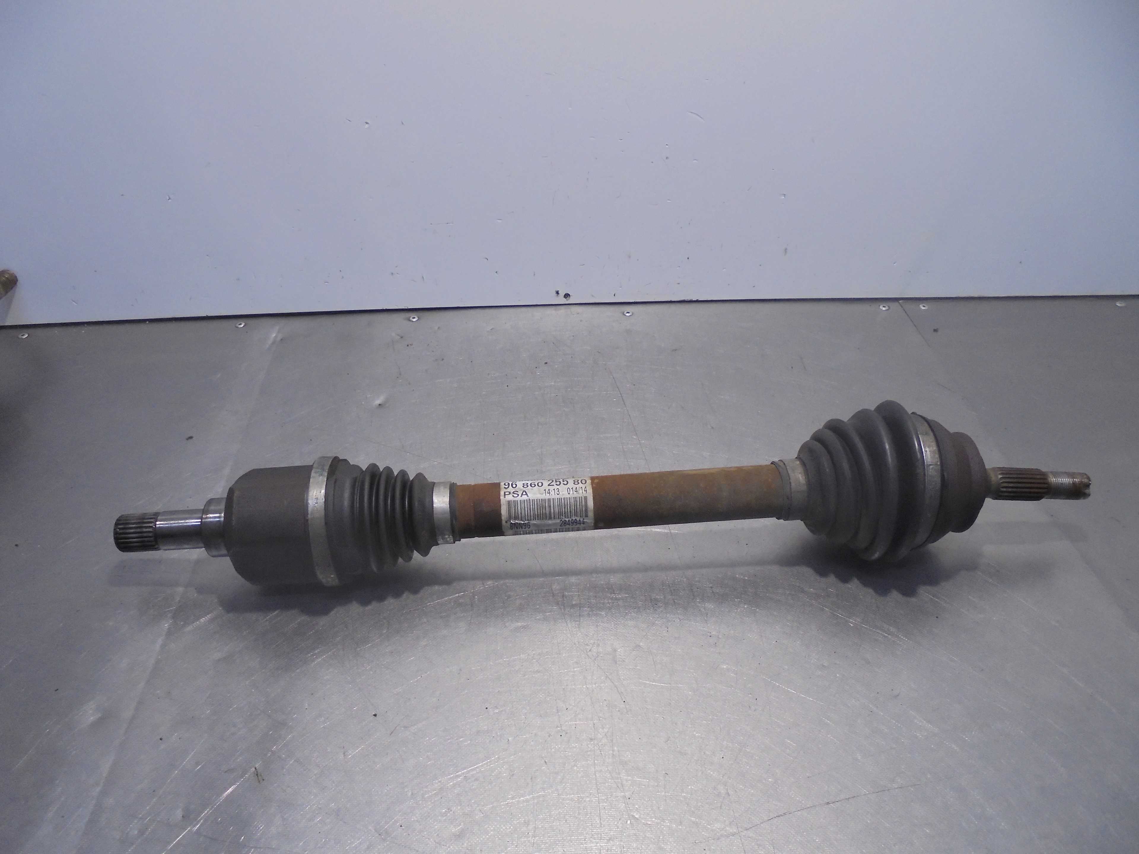 Recambio de transmision delantera izquierda para peugeot 208 1.6 16v hdi fap referencia OEM IAM 9686025580  
