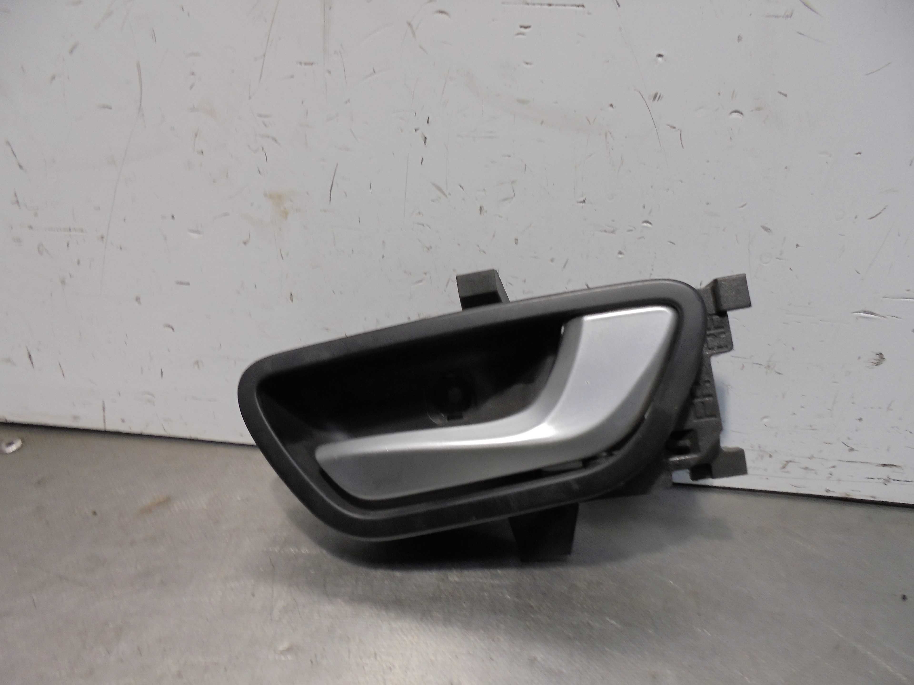 Recambio de maneta interior delantera derecha para kia rio (yb) attract referencia OEM IAM 82623H8500  