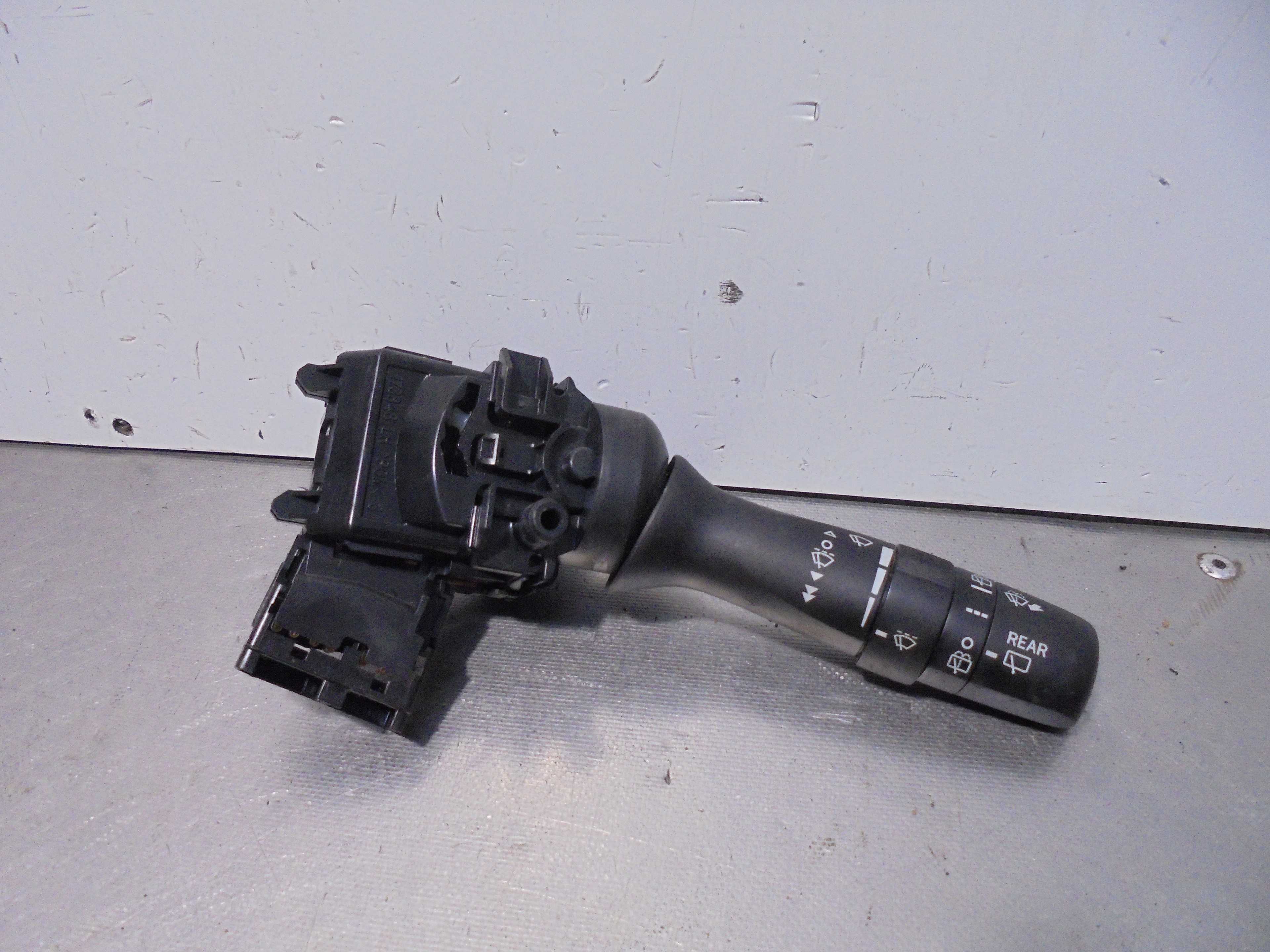 Recambio de mando limpia para toyota prius+ 1.8 16v cat referencia OEM IAM 4709017J525  