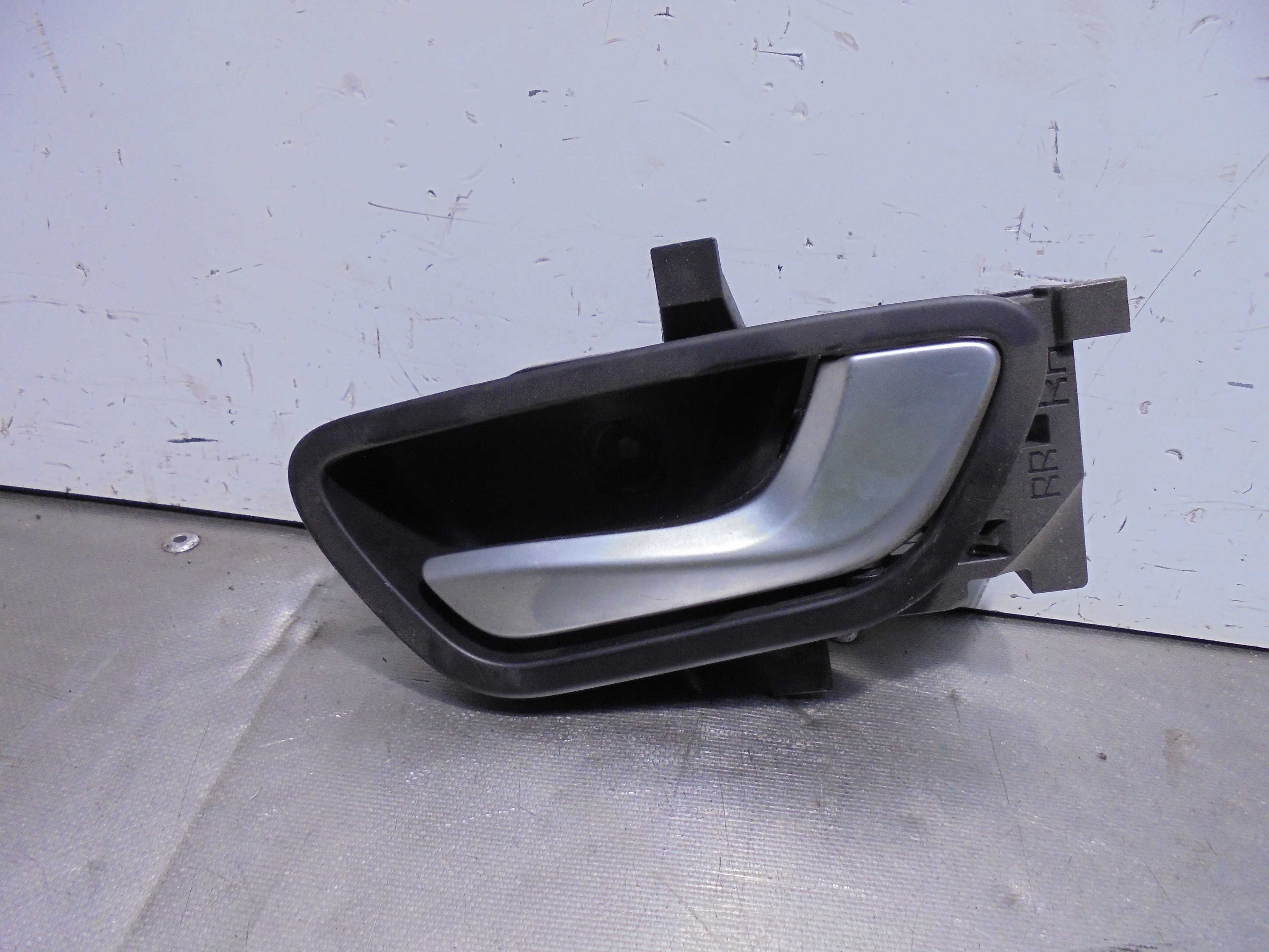 Recambio de maneta interior trasera derecha para kia rio (yb) attract referencia OEM IAM 83623H8500  