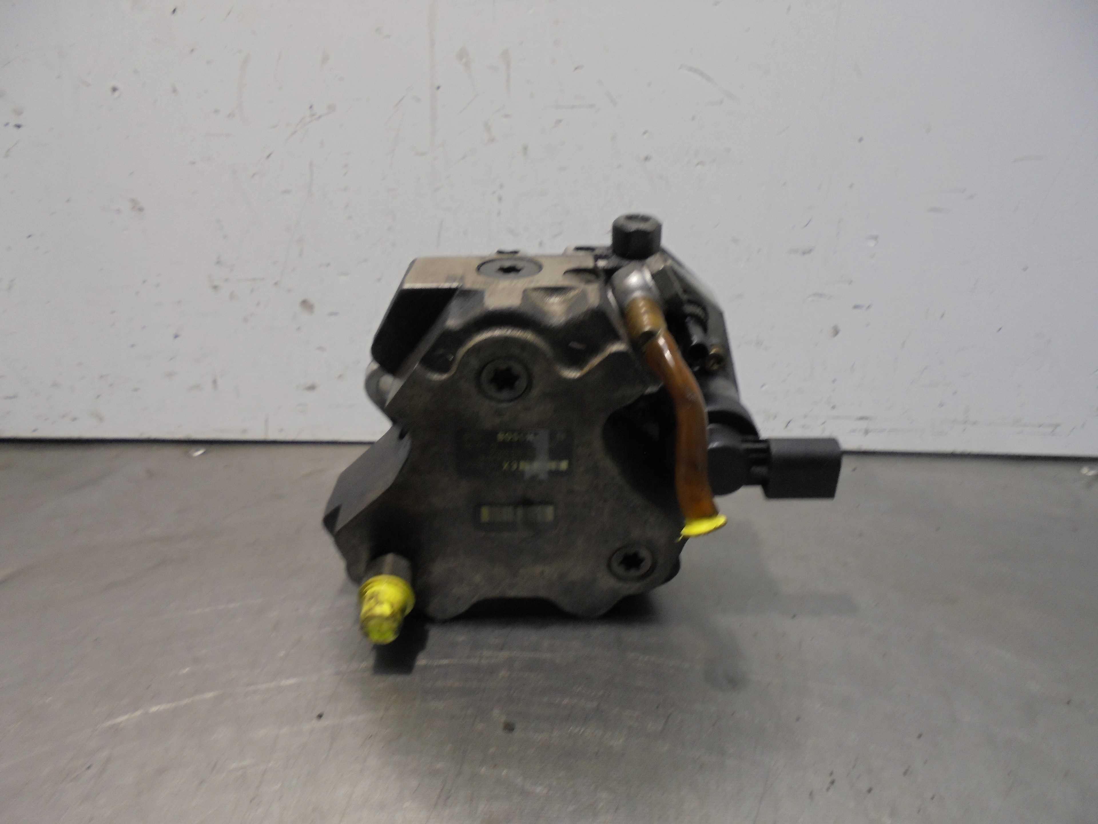 Recambio de bomba inyeccion para bmw serie 5 berlina (e60) 530d referencia OEM IAM 7798333 BOSCH 