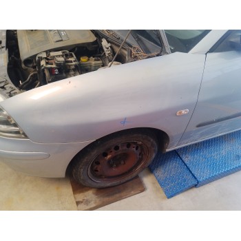 Recambio de aleta delantera izquierda para seat cordoba (6l2) 1.4 16v referencia OEM IAM 6L0821021C  