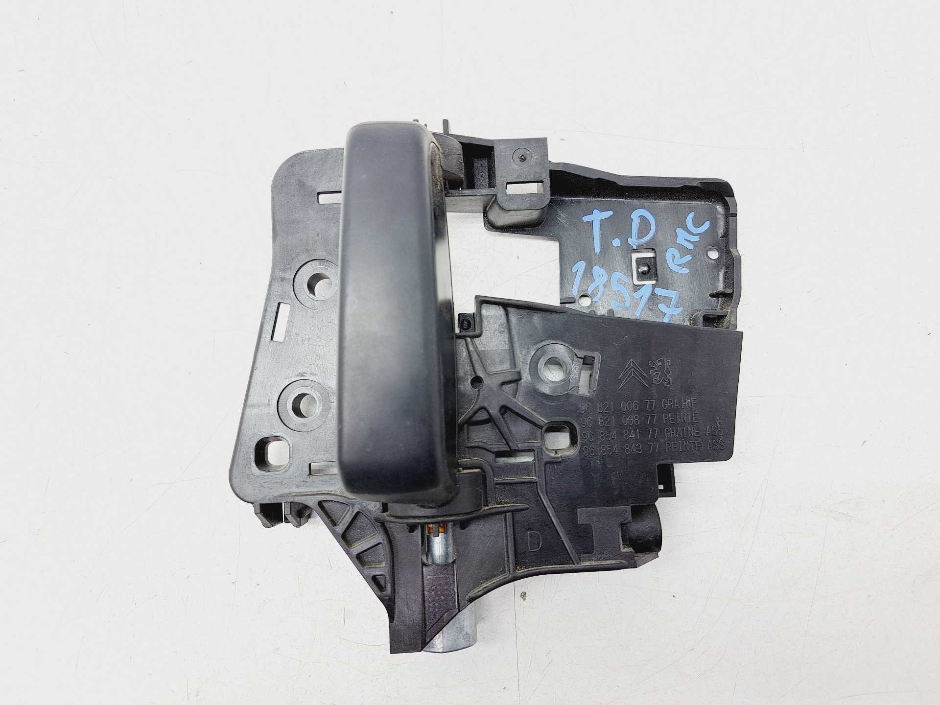 Recambio de maneta interior lateral derecha para citroën berlingo 1.6 16v hdi referencia OEM IAM 9682100677  