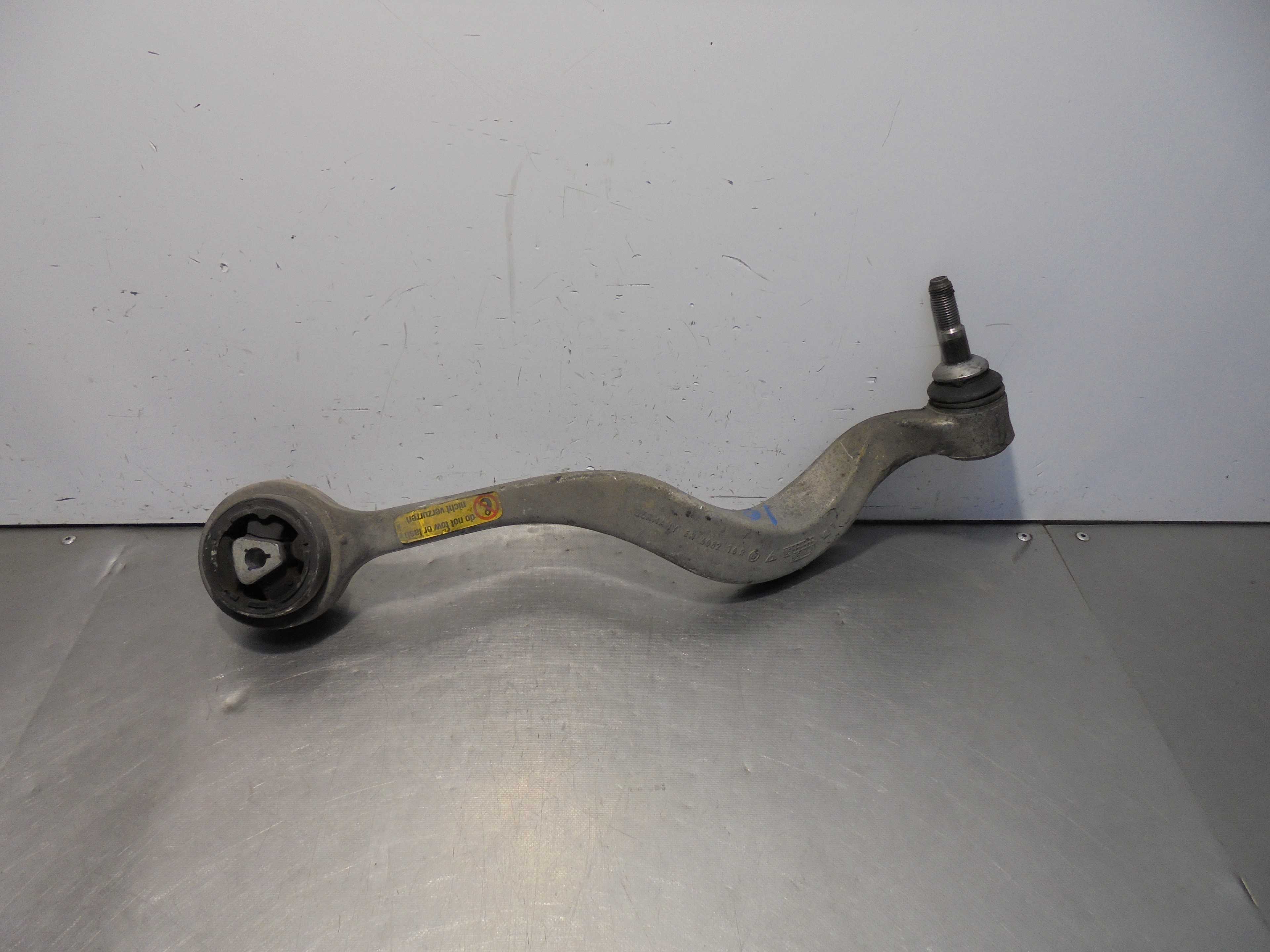 Recambio de brazo suspension inferior delantero derecho para bmw serie 5 berlina (e60) 530d referencia OEM IAM 608216R  