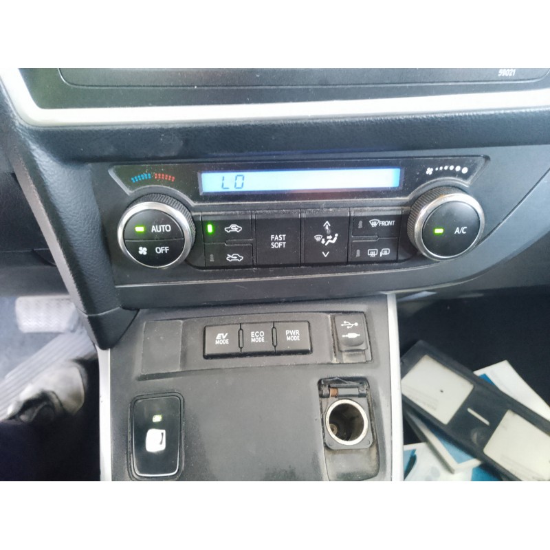 Recambio de mando climatizador para toyota auris hybrid active referencia OEM IAM   