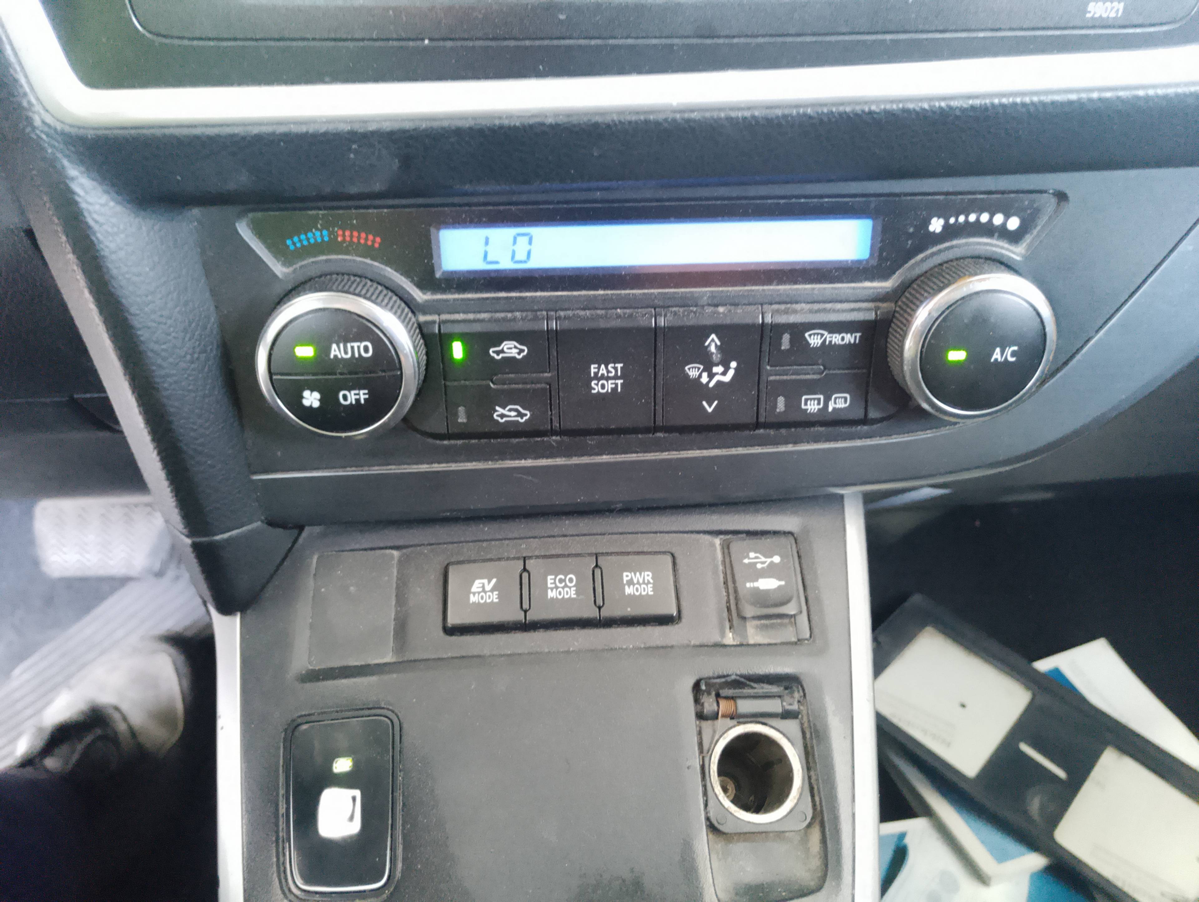 Recambio de mando climatizador para toyota auris hybrid active referencia OEM IAM   