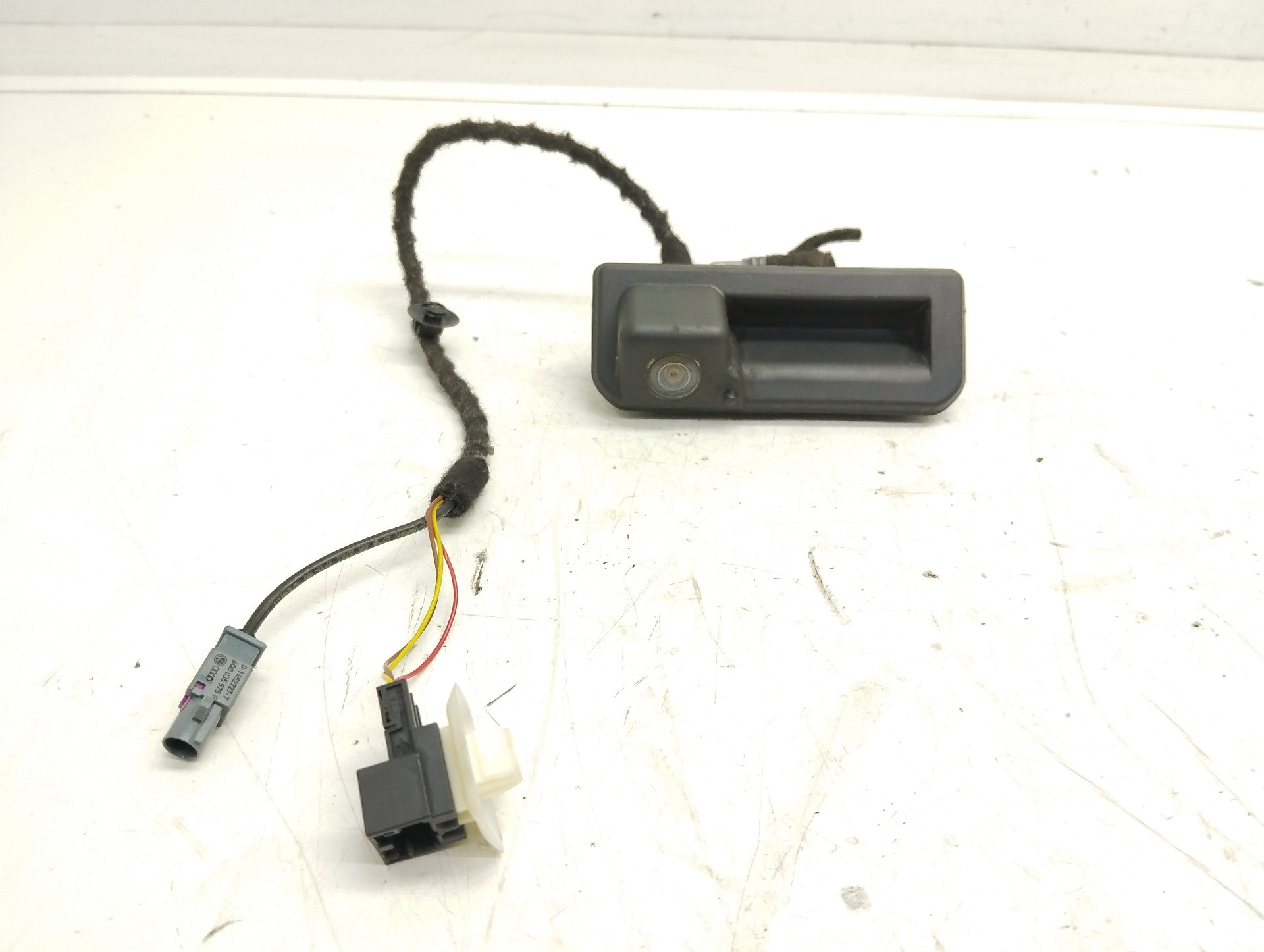 Recambio de maneta exterior porton para skoda fabia active referencia OEM IAM 6V0827566G  