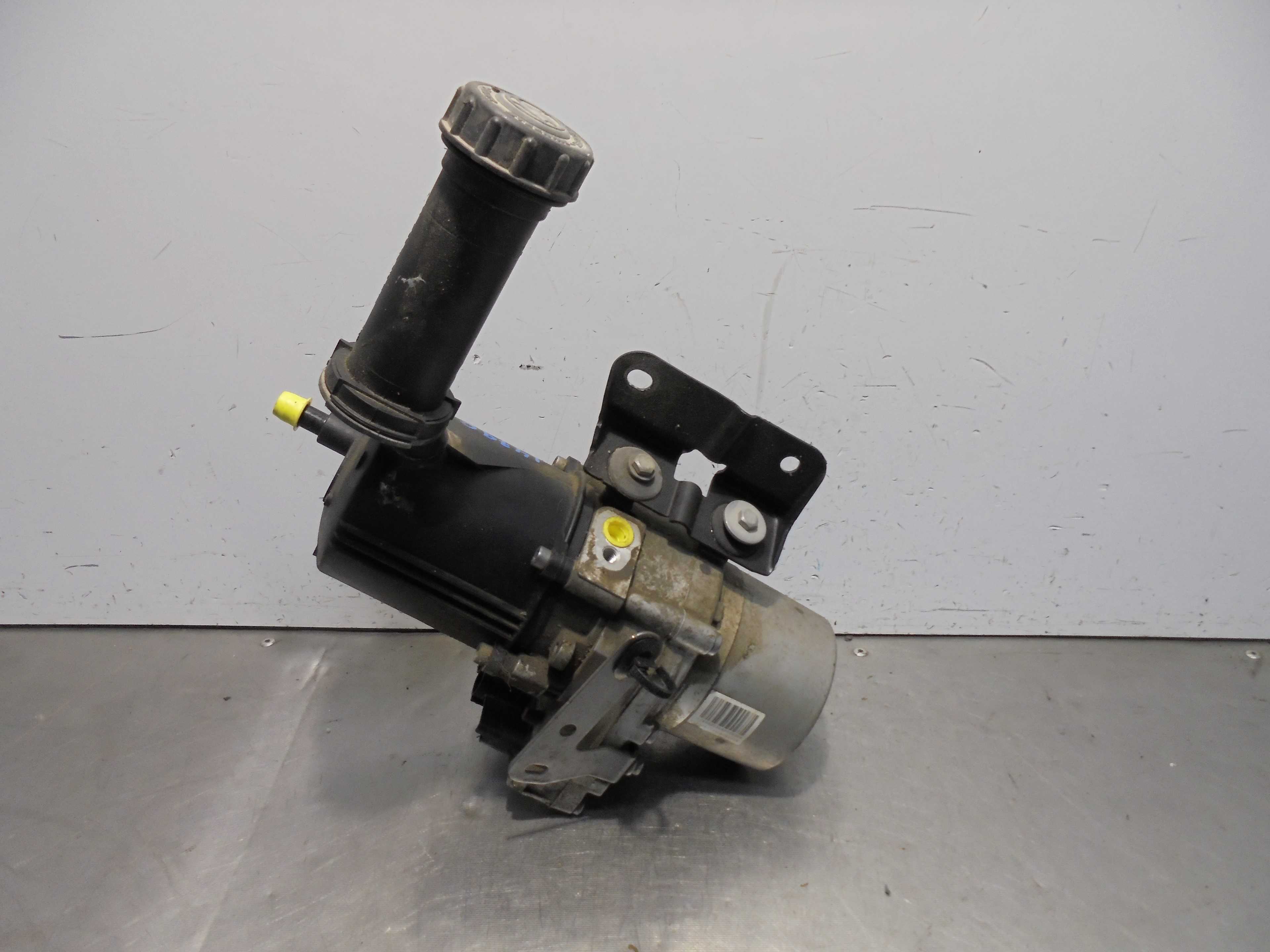 Recambio de bomba servodireccion para citroën c4 berlina collection referencia OEM IAM 9803319180  