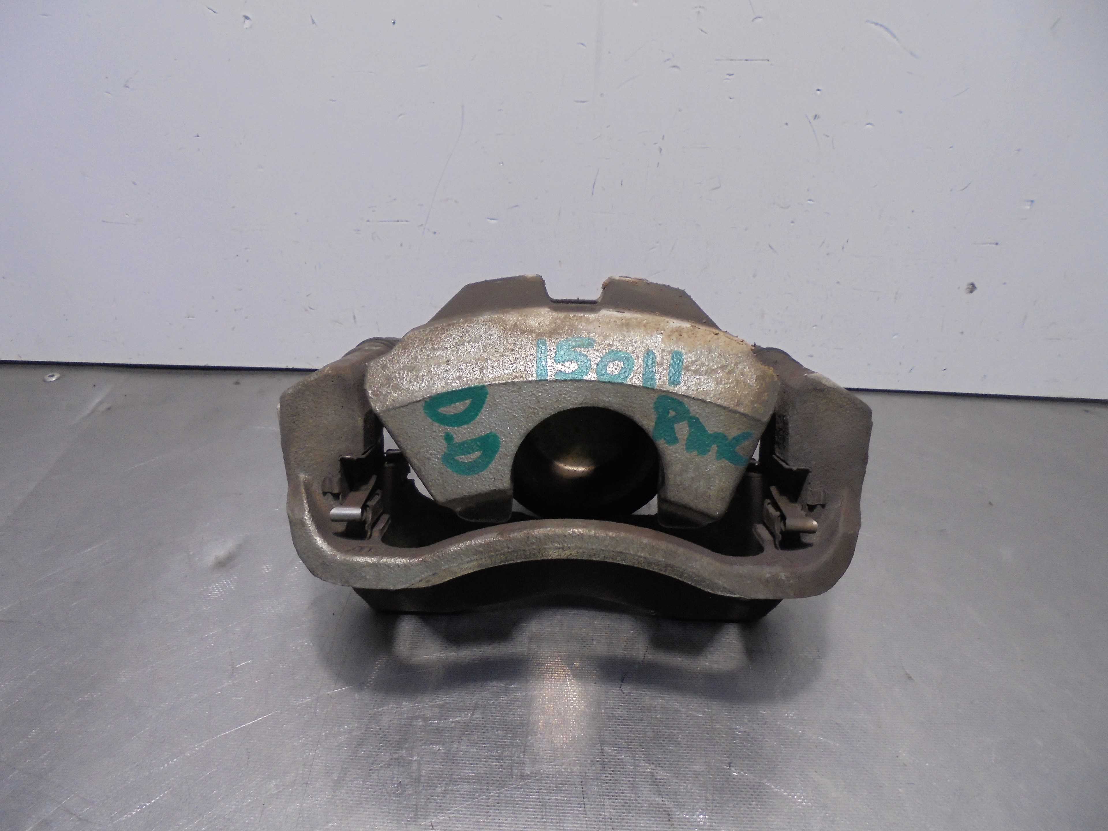 Recambio de pinza de freno delantera derecha para toyota prius+ 1.8 16v cat referencia OEM IAM   