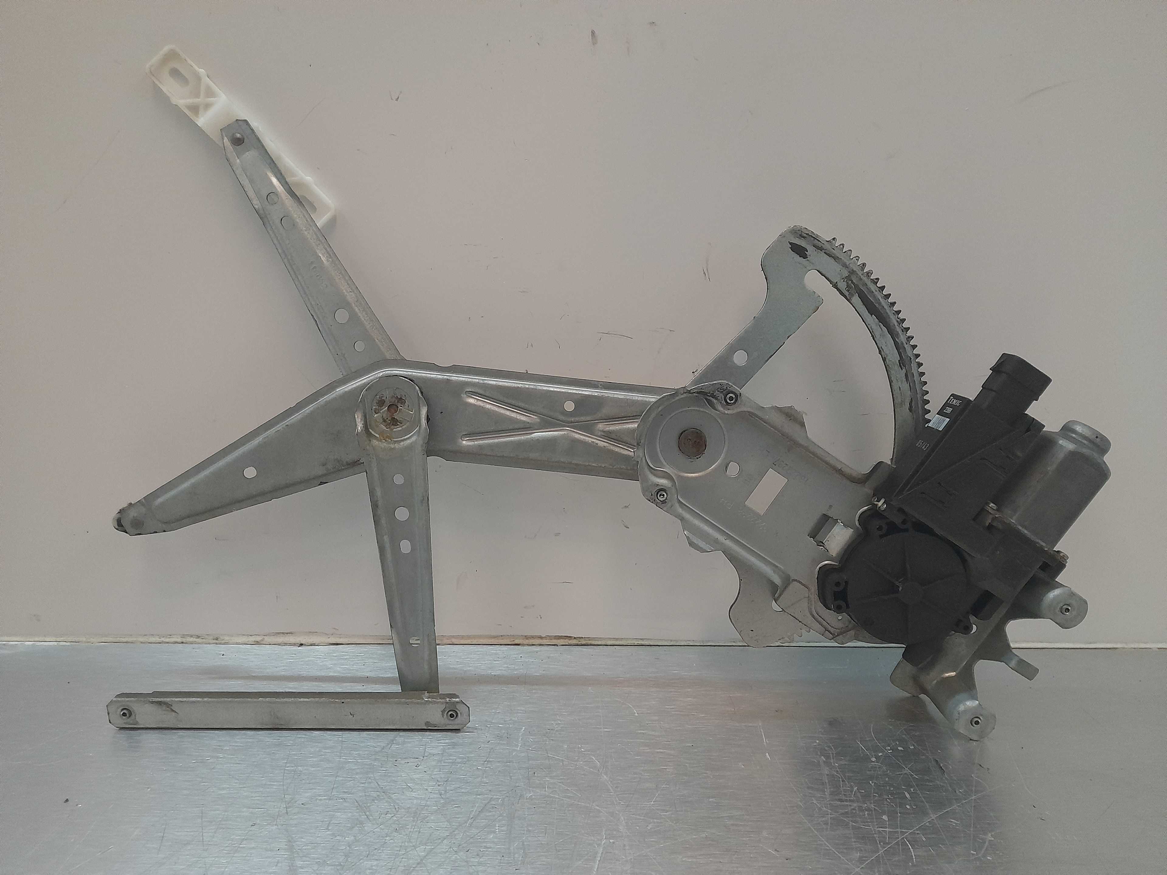 Recambio de elevalunas delantero derecho para opel meriva cosmo referencia OEM IAM 93389552  