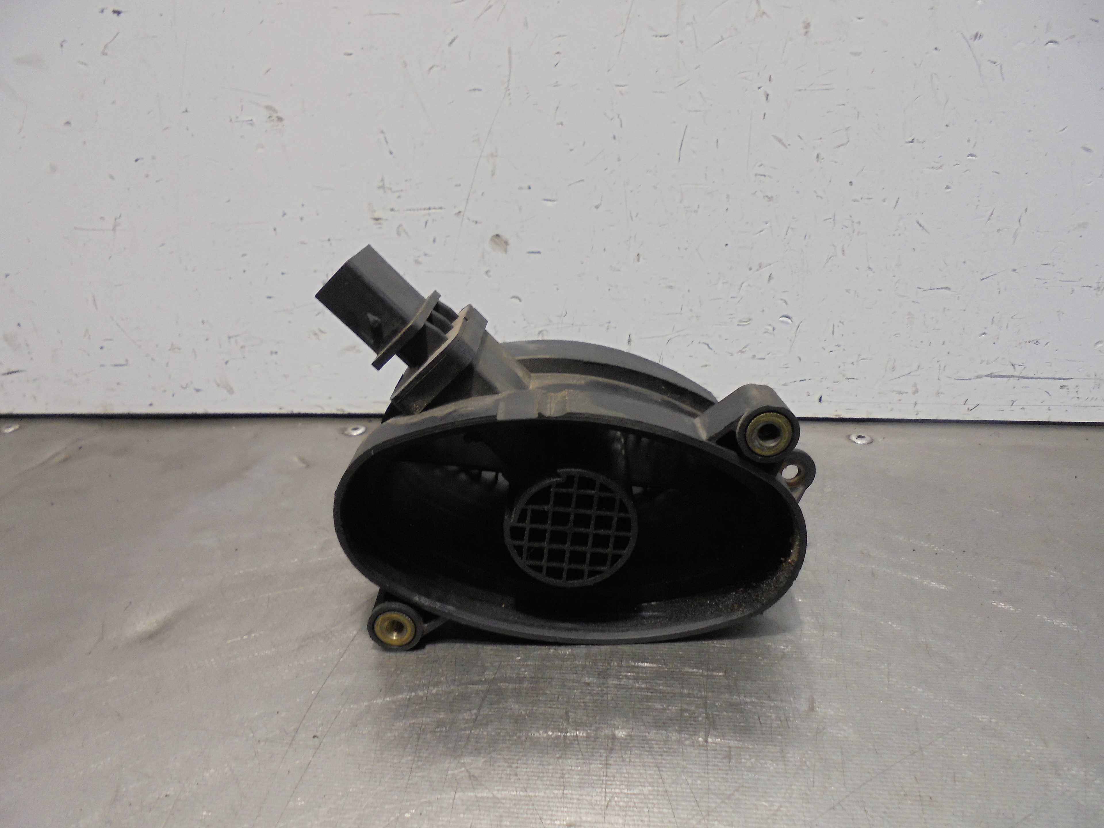 Recambio de caudalimetro para bmw serie 5 berlina (e60) 530d referencia OEM IAM 77887440 BOSCH 