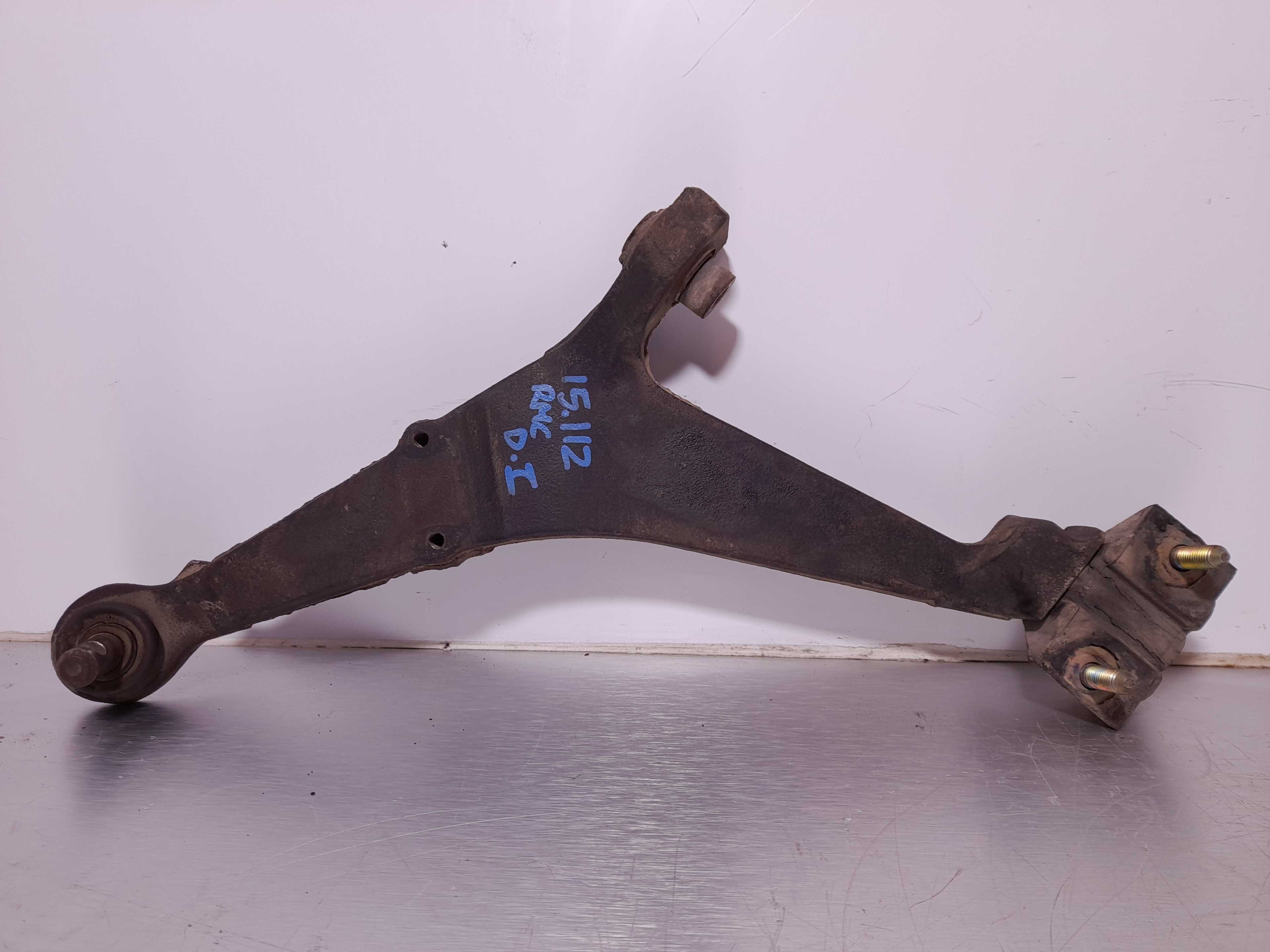 Recambio de brazo suspension inferior delantero izquierdo para citroën saxo 1.5 diesel referencia OEM IAM   
