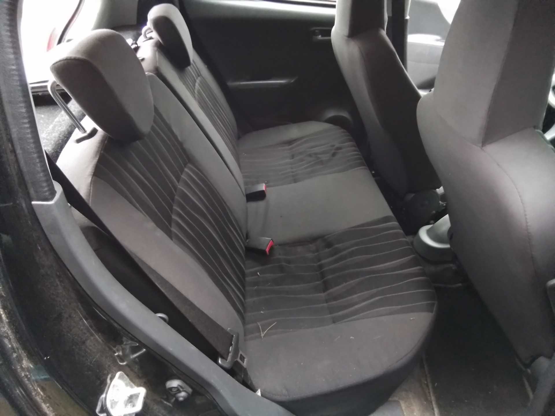 Recambio de asientos traseros para nissan pixo (uao) acenta referencia OEM IAM   