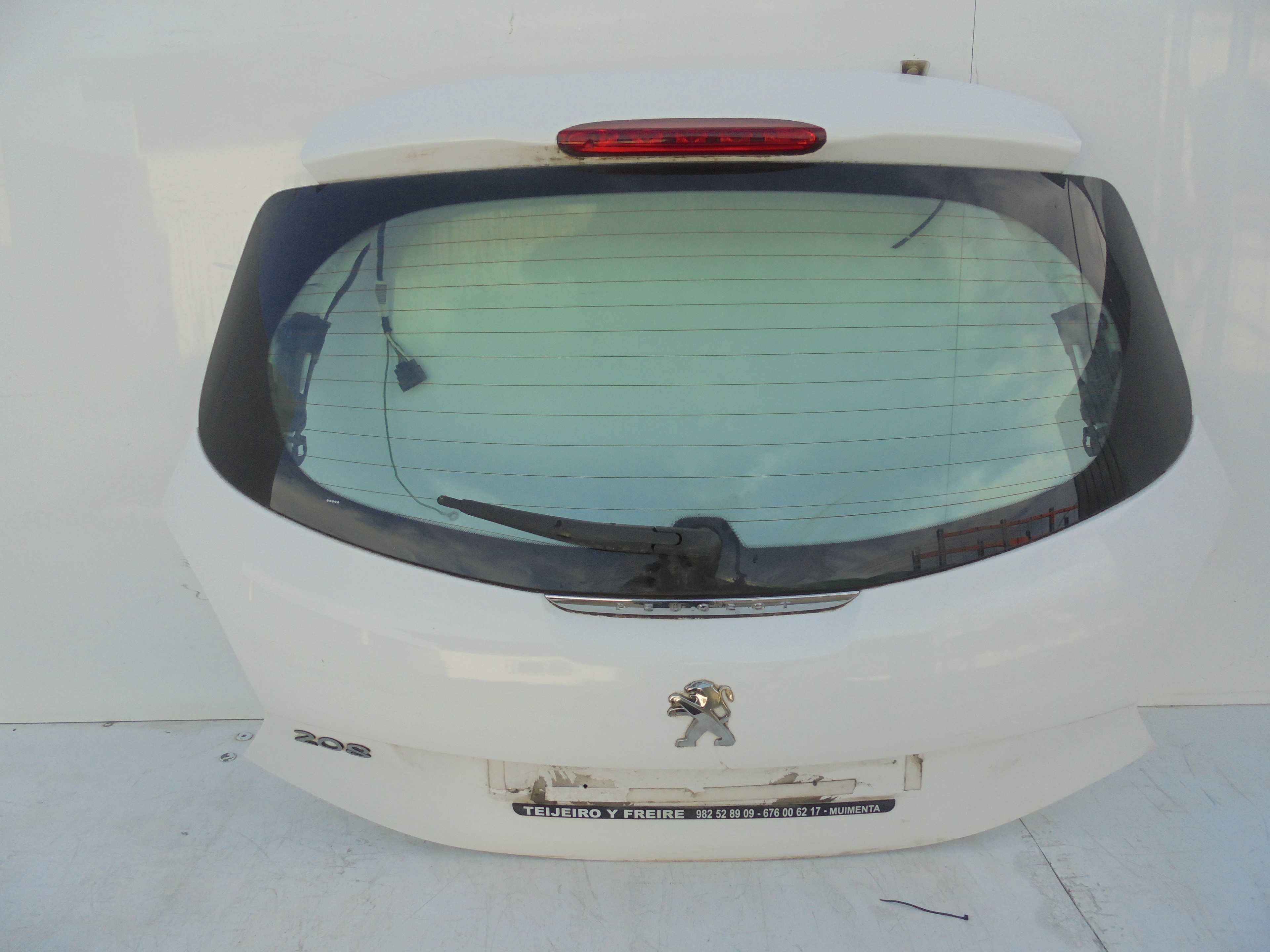 Recambio de porton trasero para peugeot 208 1.6 blue-hdi fap referencia OEM IAM   