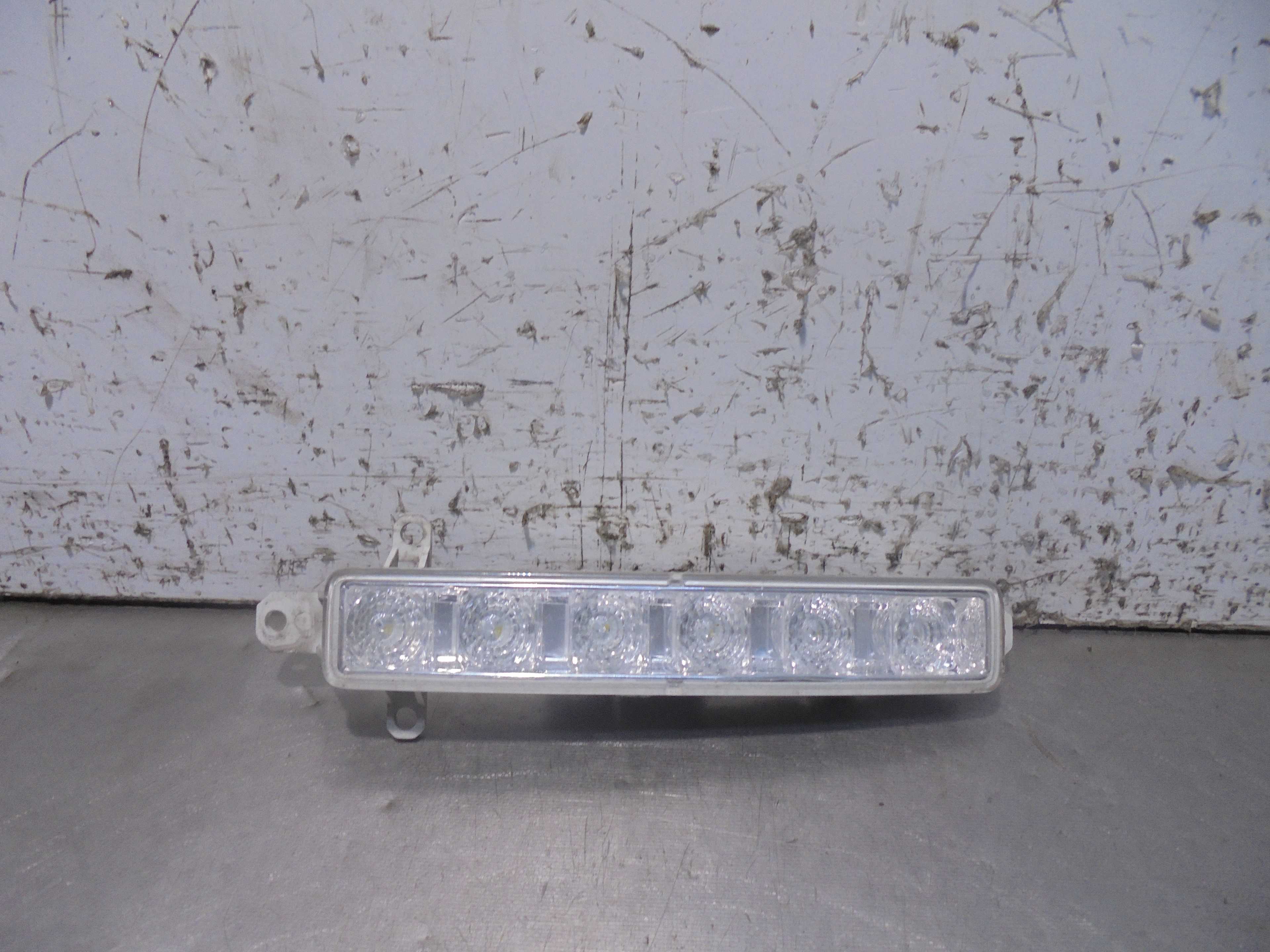 Recambio de faro izquierdo luz diurna para peugeot 308 sw access referencia OEM IAM  VALEO 