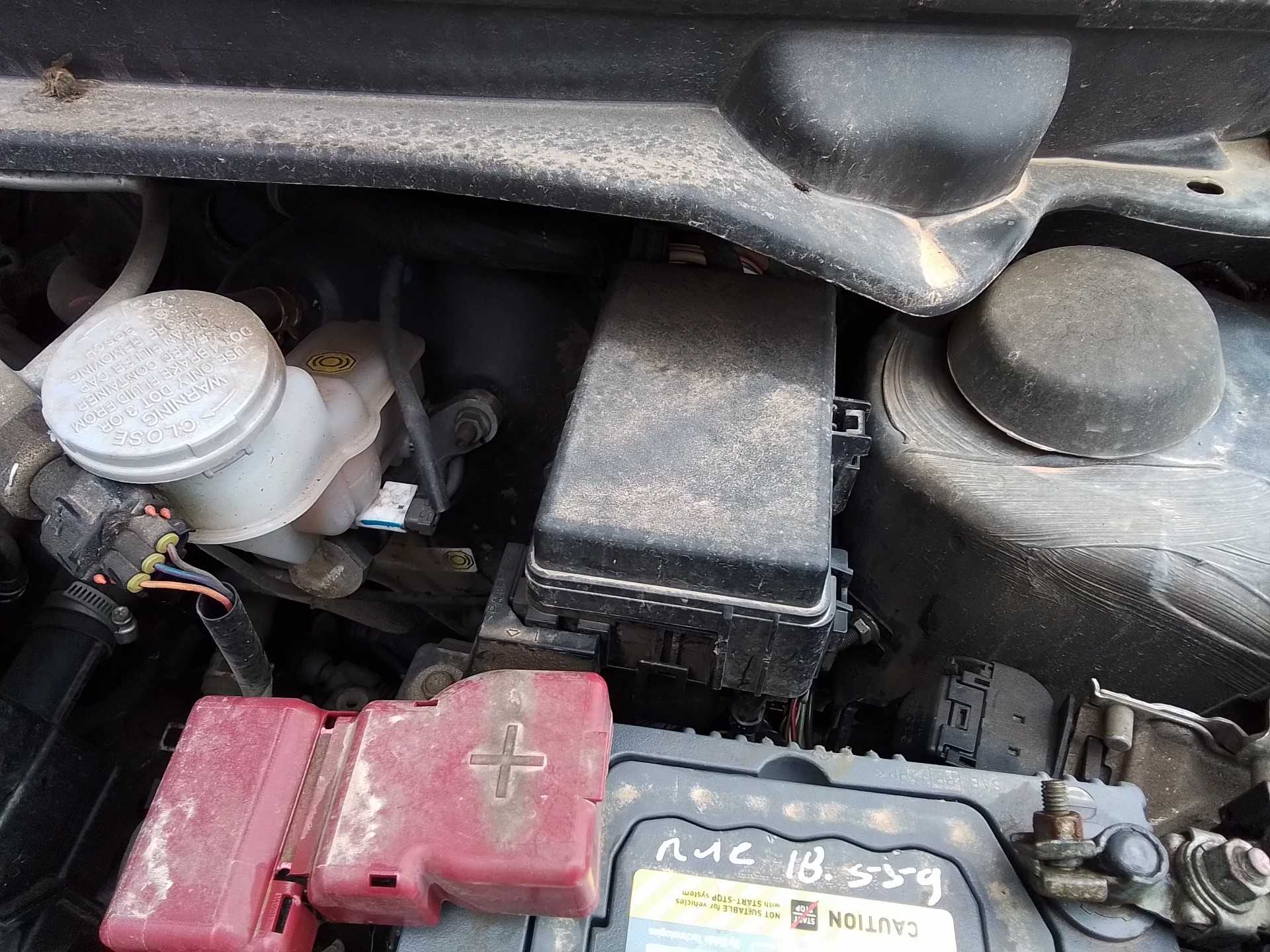 Recambio de caja reles / fusibles para nissan pixo (uao) acenta referencia OEM IAM   
