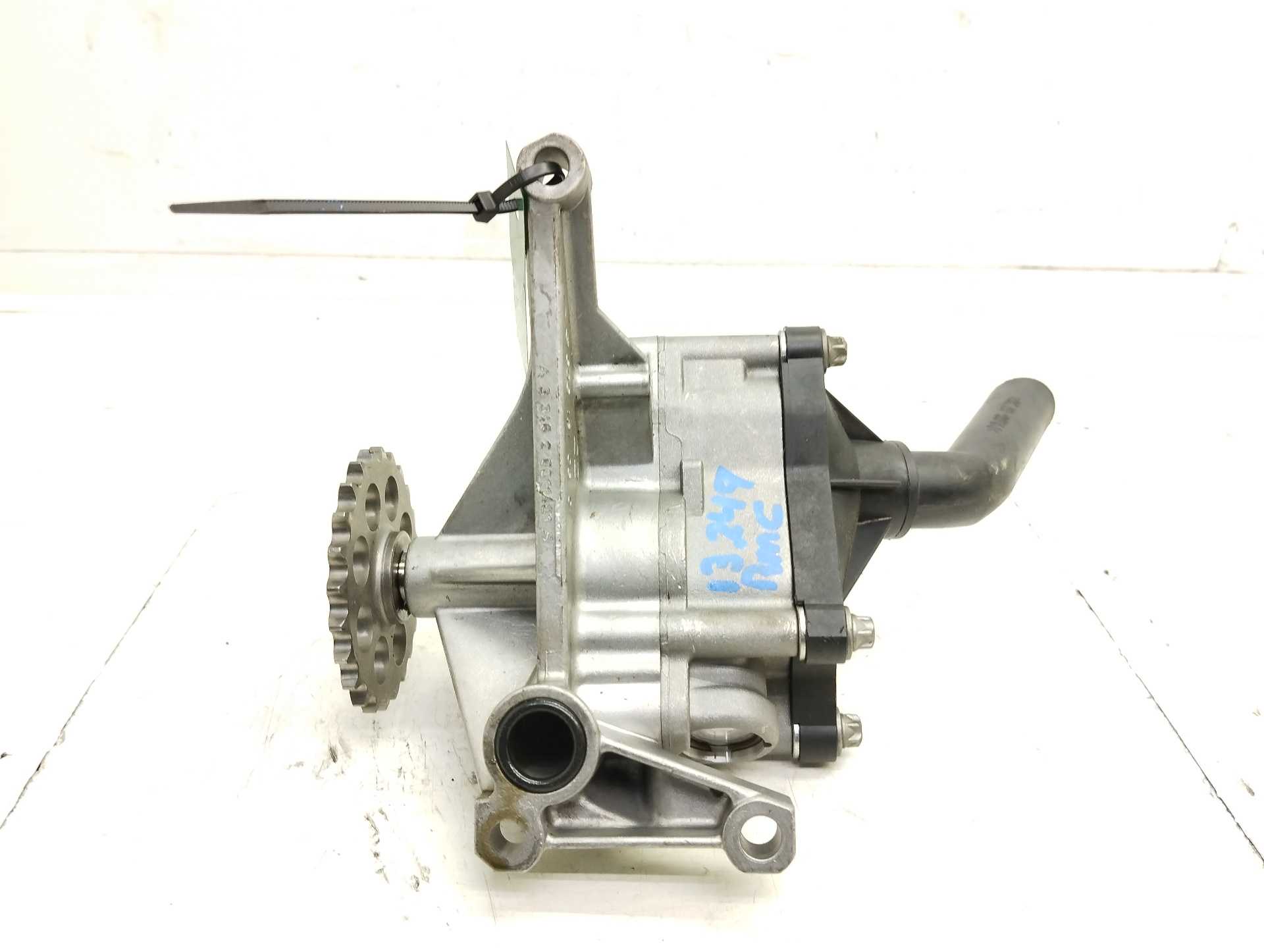 Recambio de bomba aceite para mercedes-benz vito caja cerrada 6.03  2.1 diesel referencia OEM IAM 6011401S  