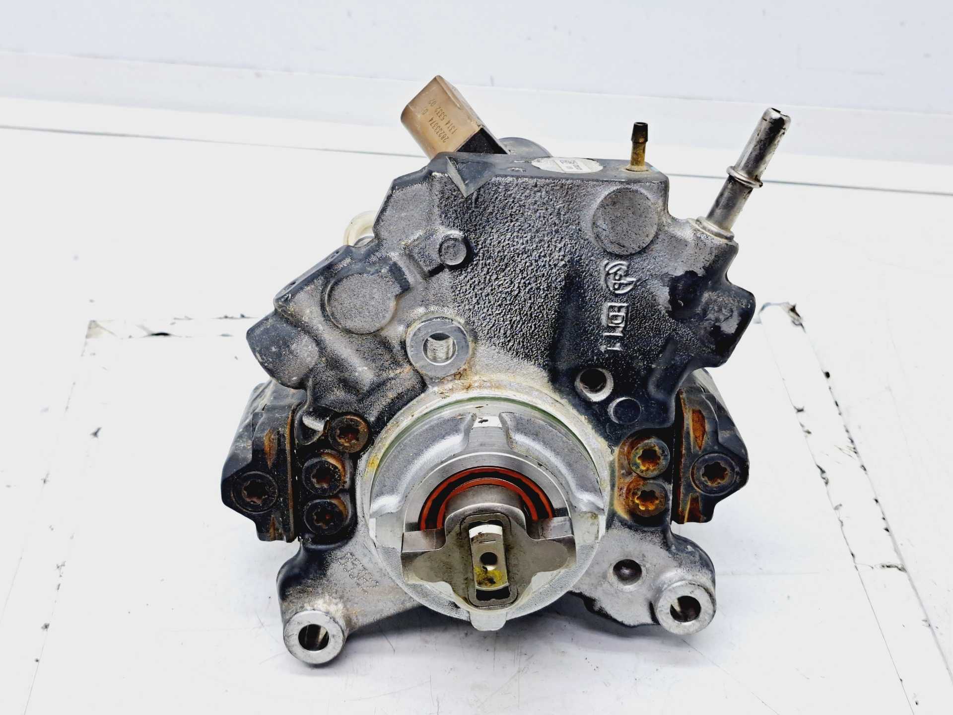 Recambio de bomba inyeccion para chevrolet orlando 2.0 diesel cat referencia OEM IAM 28318239 0282425CF DELPHI