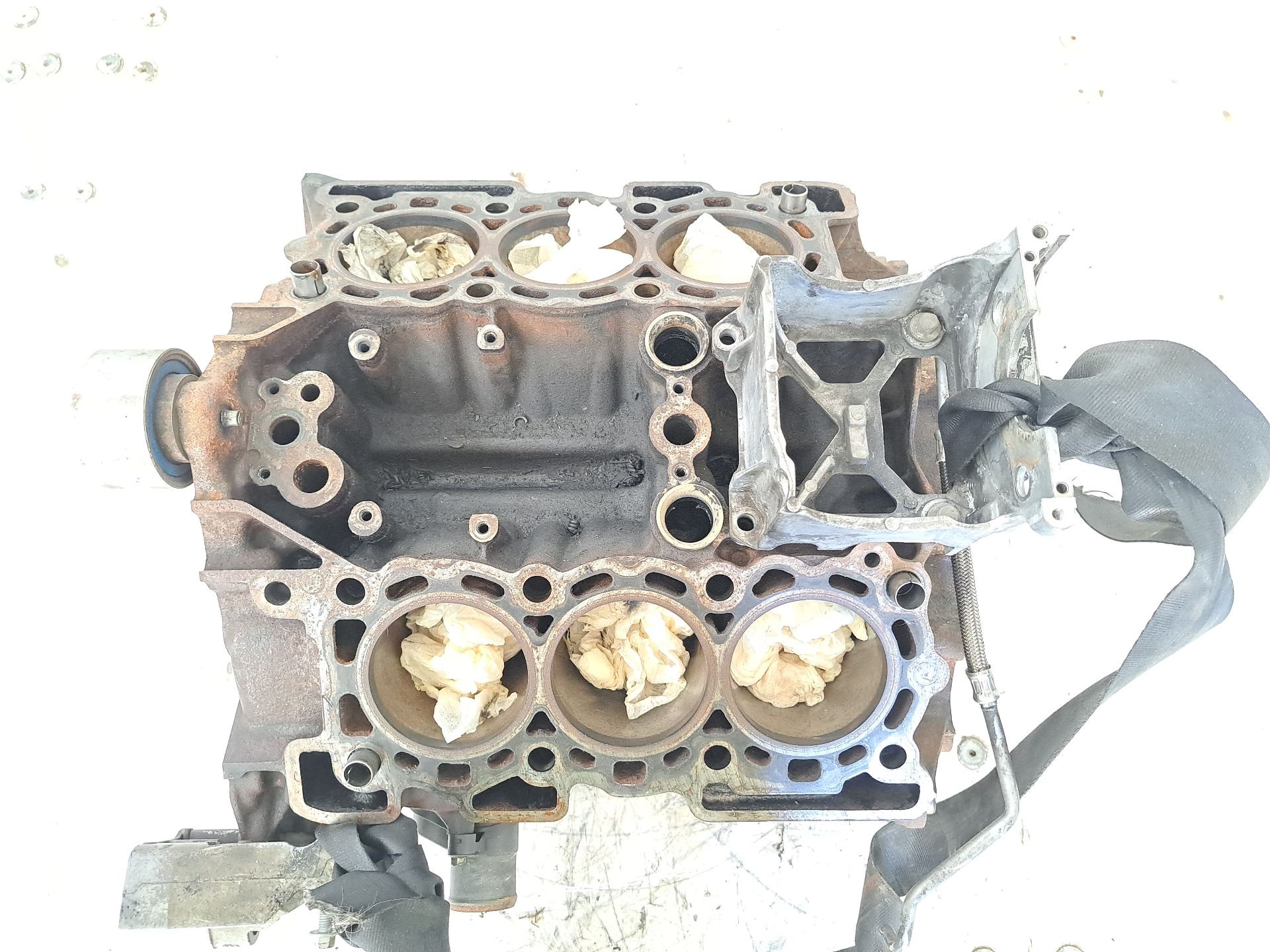 Recambio de bloque para land rover discovery v6 td edition 60 yrs referencia OEM IAM 276dt  