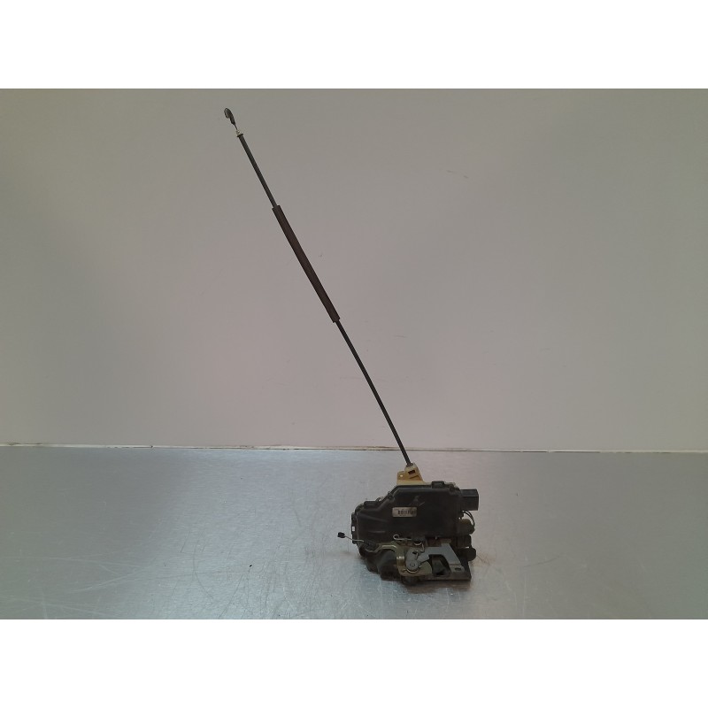 Recambio de cerradura puerta delantera derecha para skoda octavia berlina (1u2) 1.9 tdi glx referencia OEM IAM 3B1837016AD  