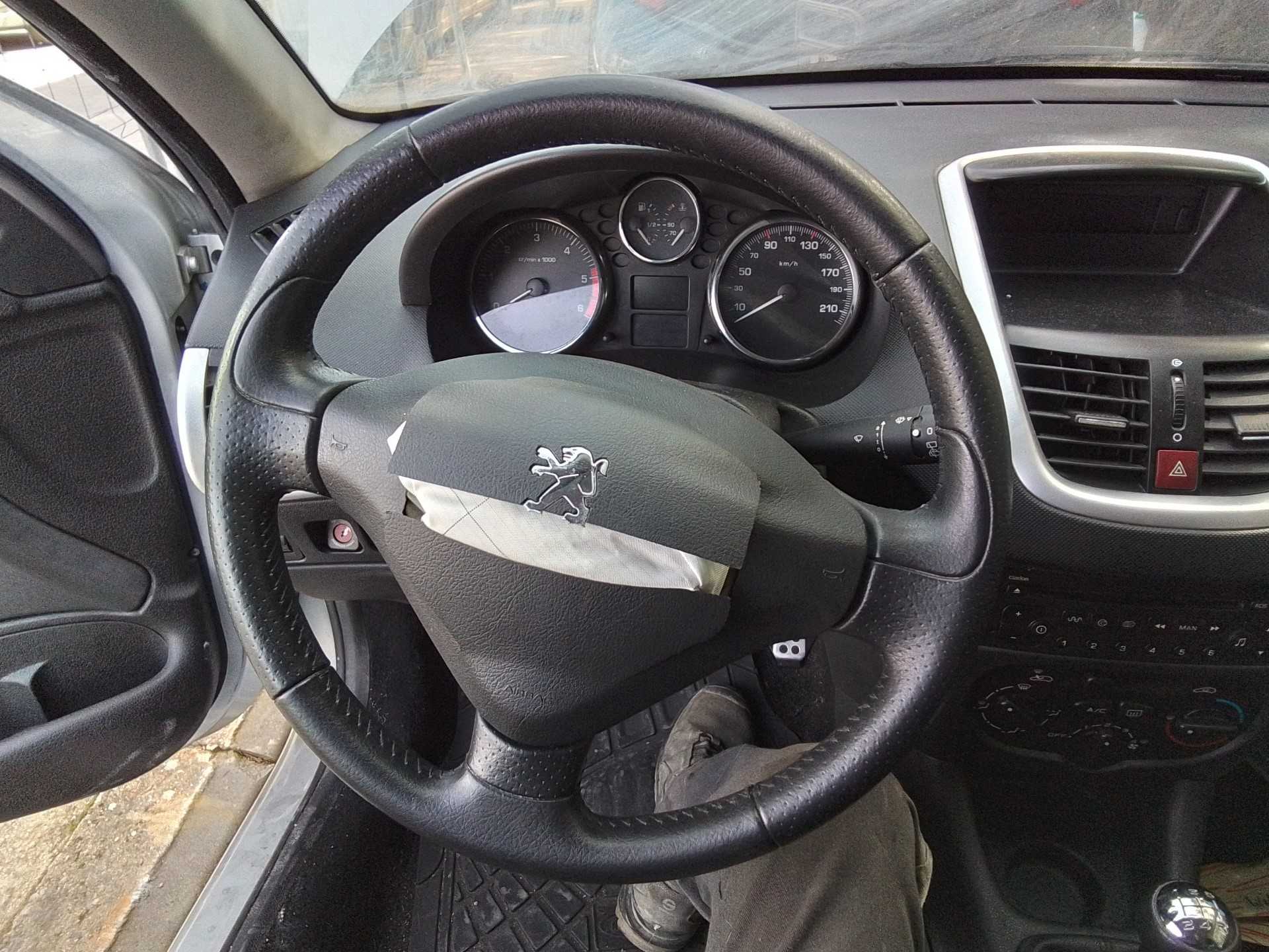 Recambio de volante para peugeot 206+ 1.4 hdi referencia OEM IAM   