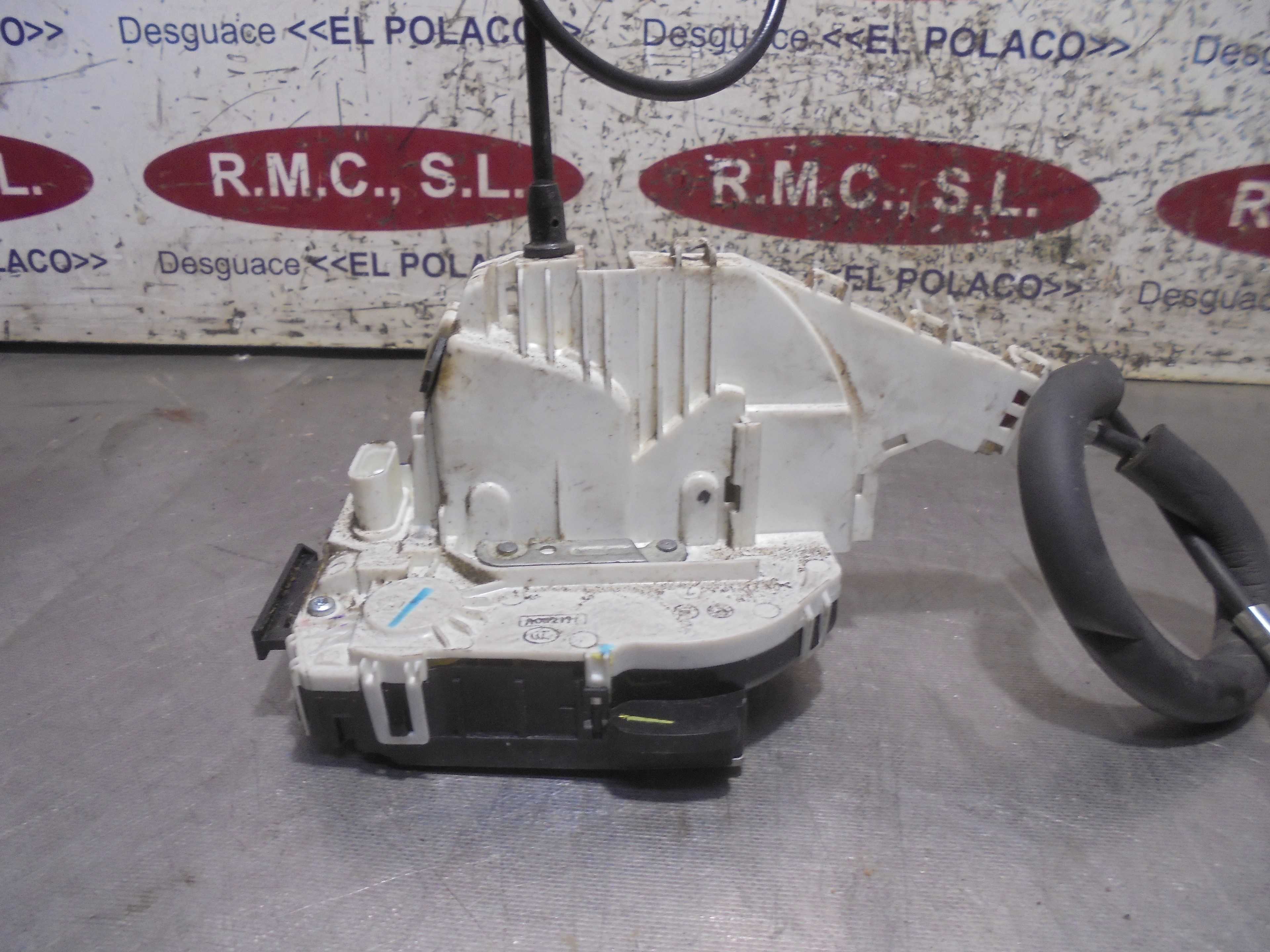 Recambio de cerradura puerta trasera derecha para fiat freemont (345) basis referencia OEM IAM   
