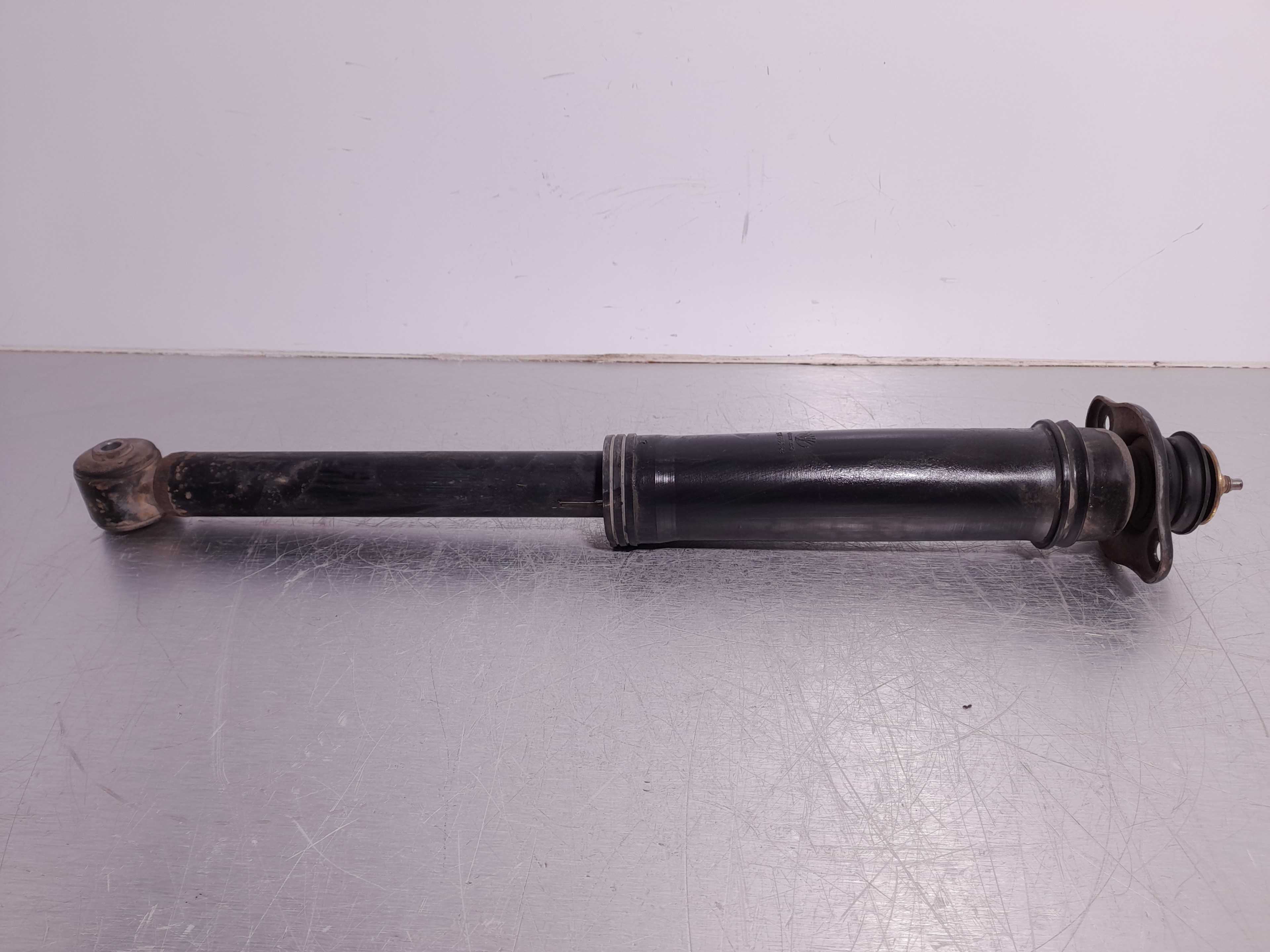 Recambio de amortiguador trasero izquierdo para chevrolet kalos 1.4 se referencia OEM IAM 7442012  