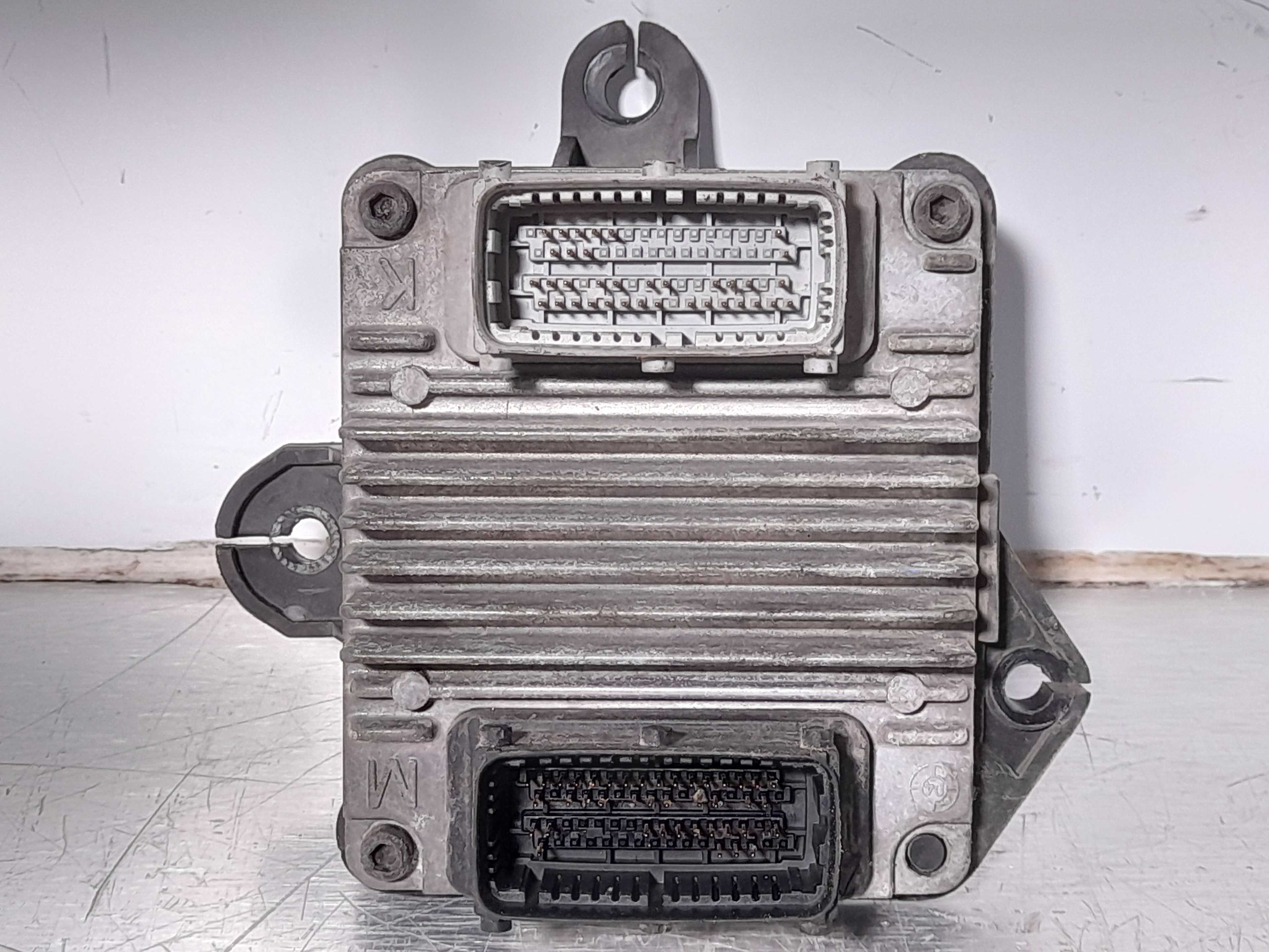 Recambio de centralita motor uce para chevrolet kalos 1.4 se referencia OEM IAM 96417550 DELPHI 
