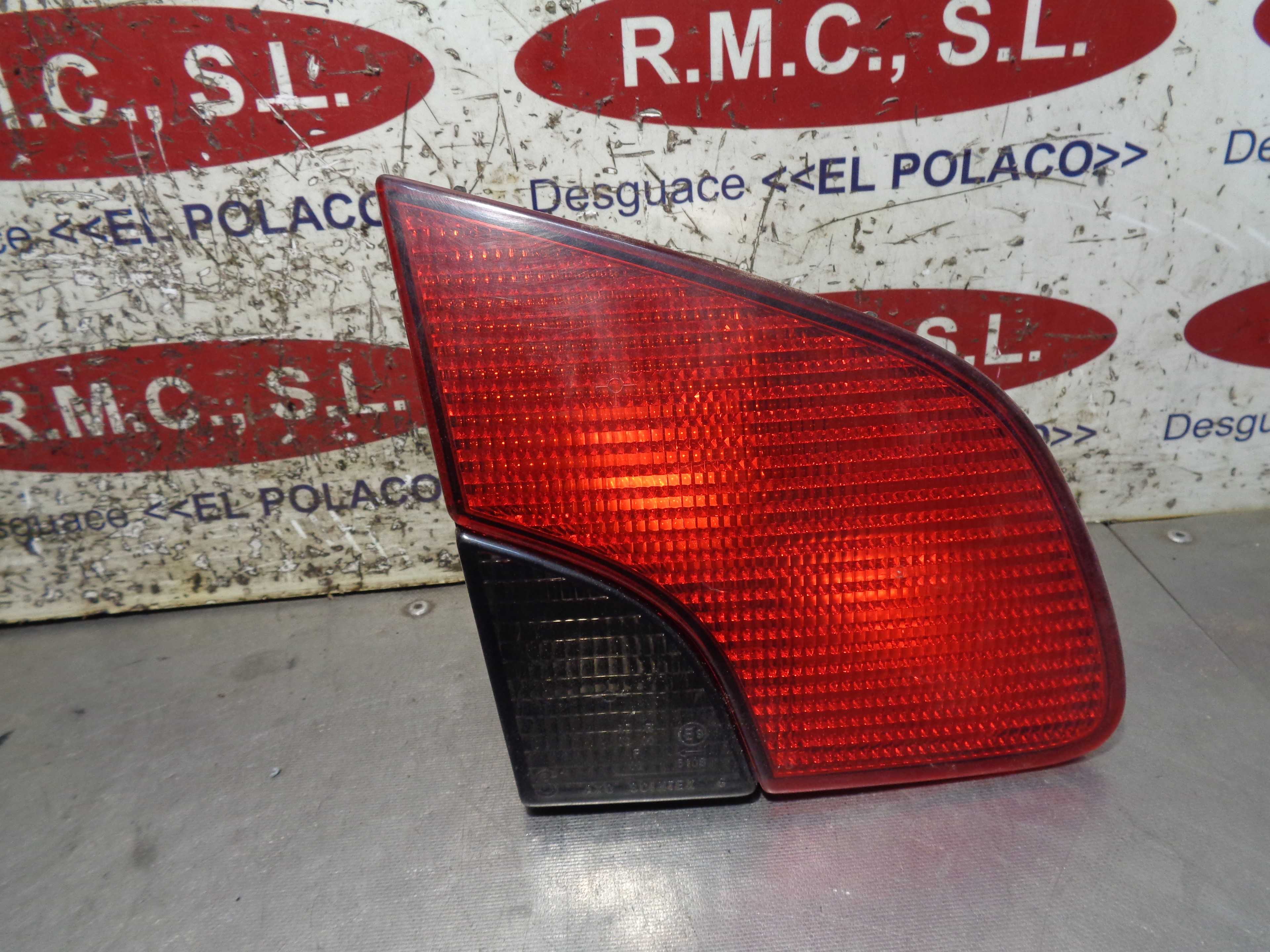 Recambio de piloto porton trasero izquierdo para peugeot 406 break (s1/s2) st td referencia OEM IAM   
