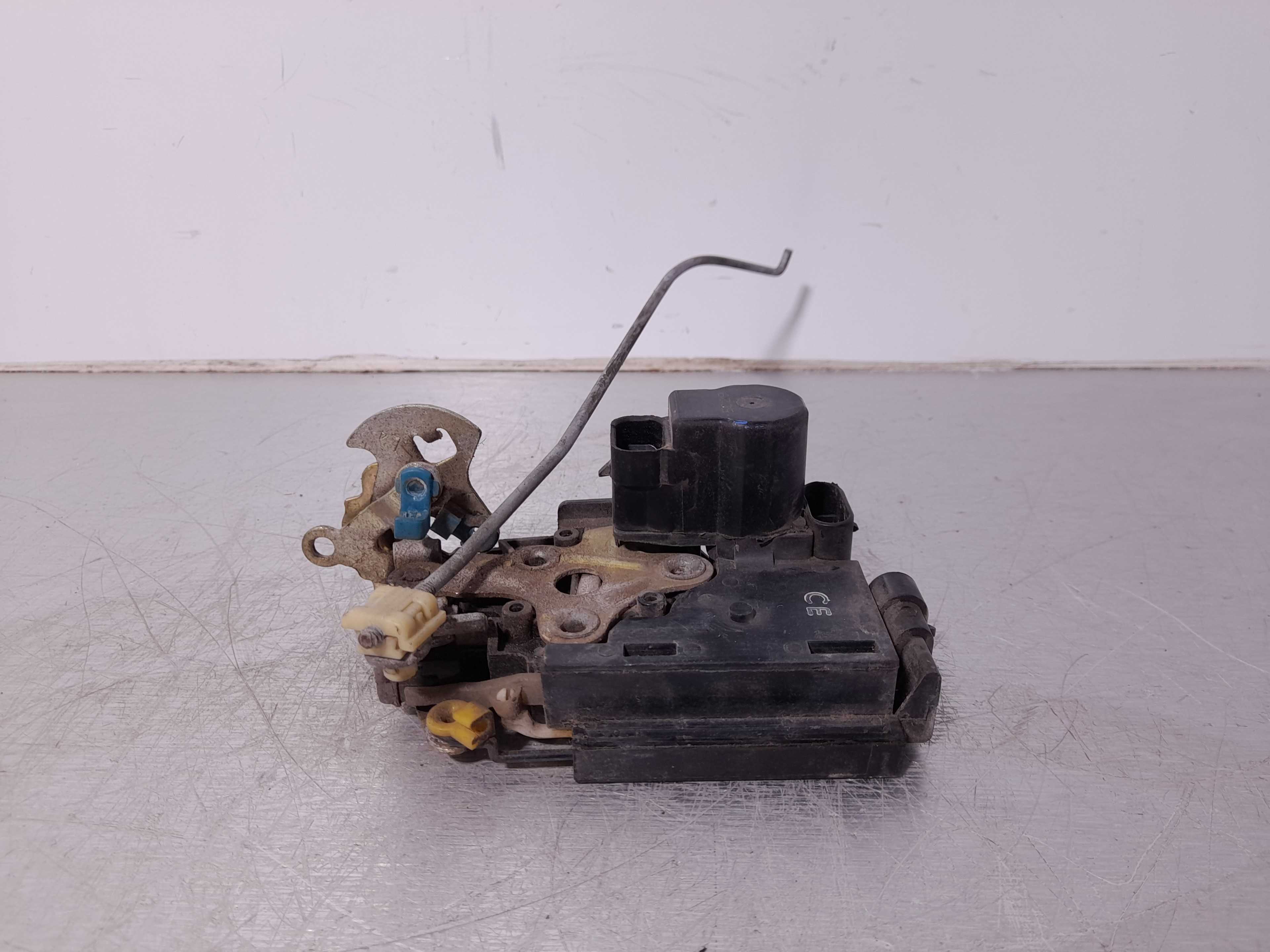 Recambio de cerradura puerta delantera izquierda para chevrolet kalos 1.4 se referencia OEM IAM   