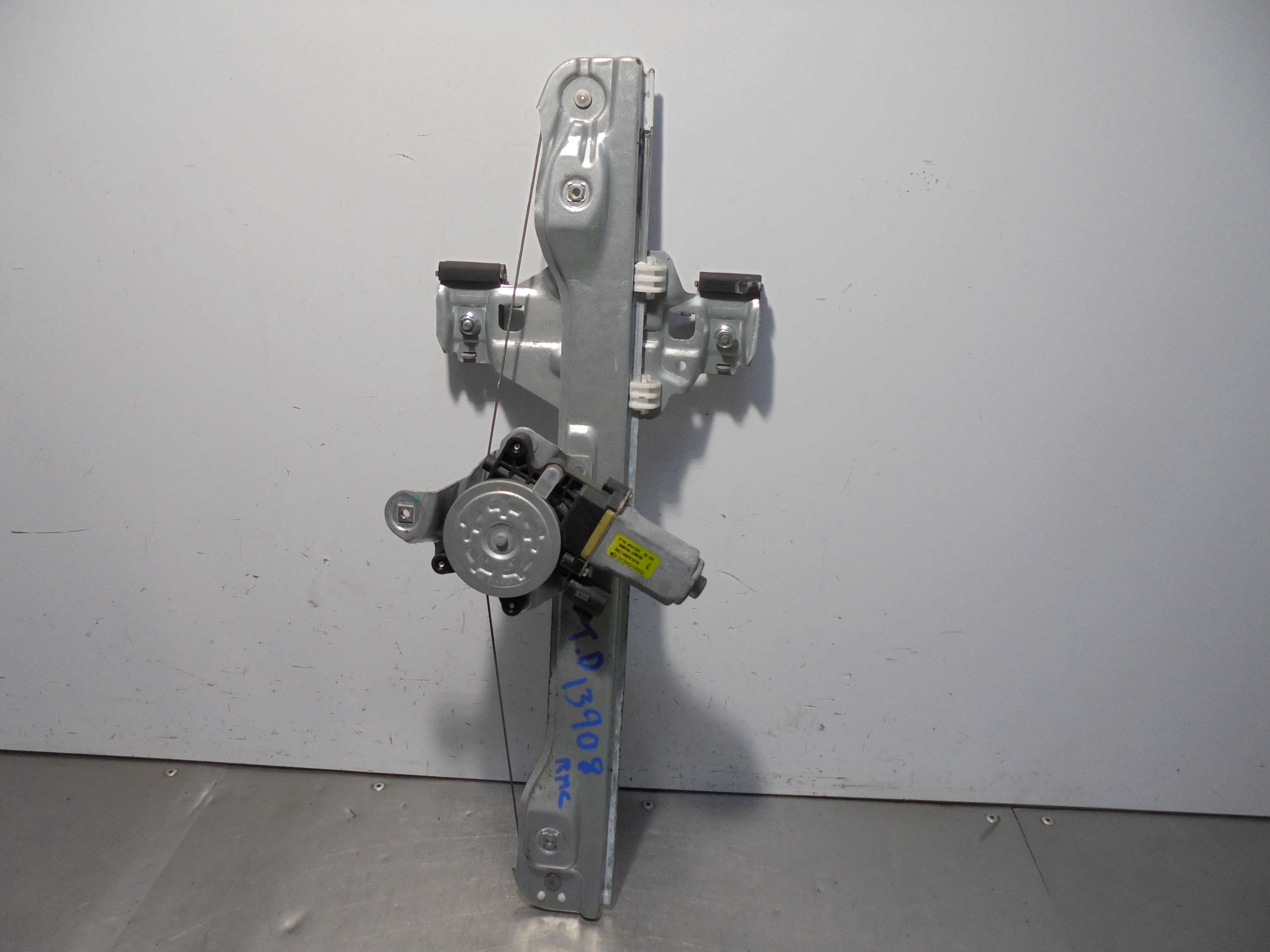 Recambio de elevalunas trasero derecho para chevrolet orlando 2.0 diesel cat referencia OEM IAM 98810J3070 ELECTRICO 5 PUERTAS 