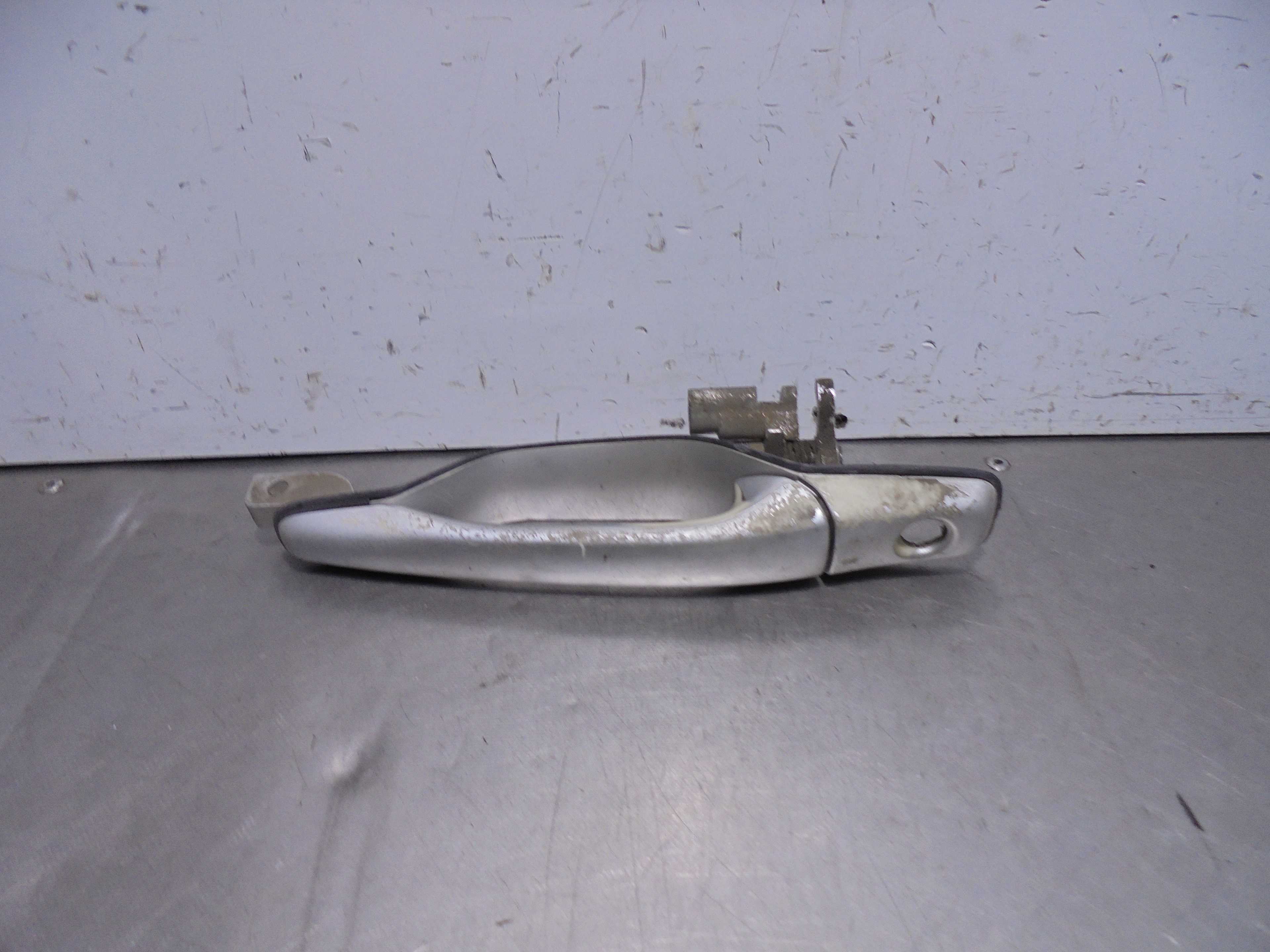 Recambio de maneta exterior delantera izquierda para mitsubishi grandis (na0w) 2.0 di-d cat referencia OEM IAM MR5261062  