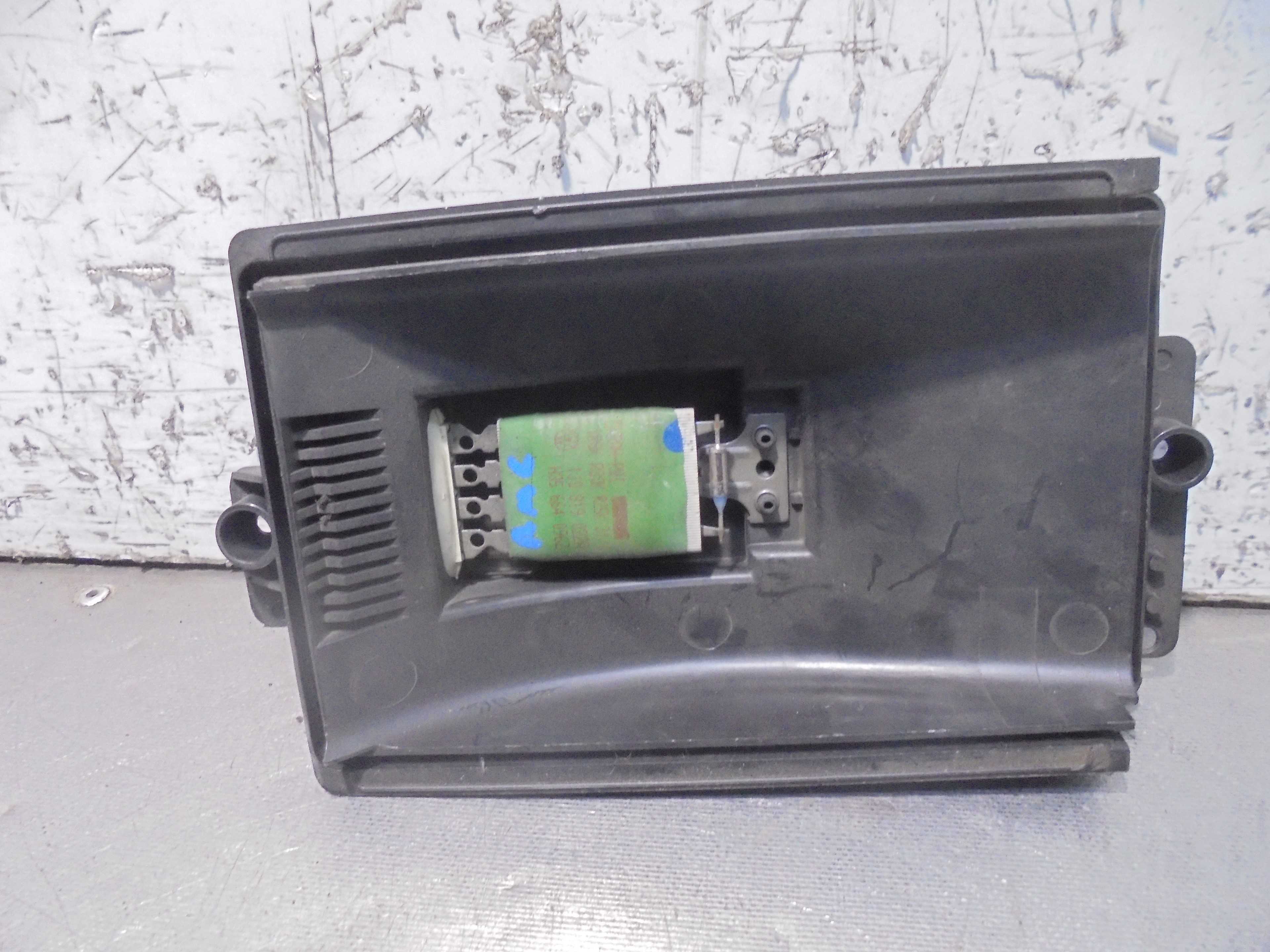 Recambio de resistencia calefaccion para volkswagen golf iv berlina (1j1) básico referencia OEM IAM 1J0819022A VALEO 