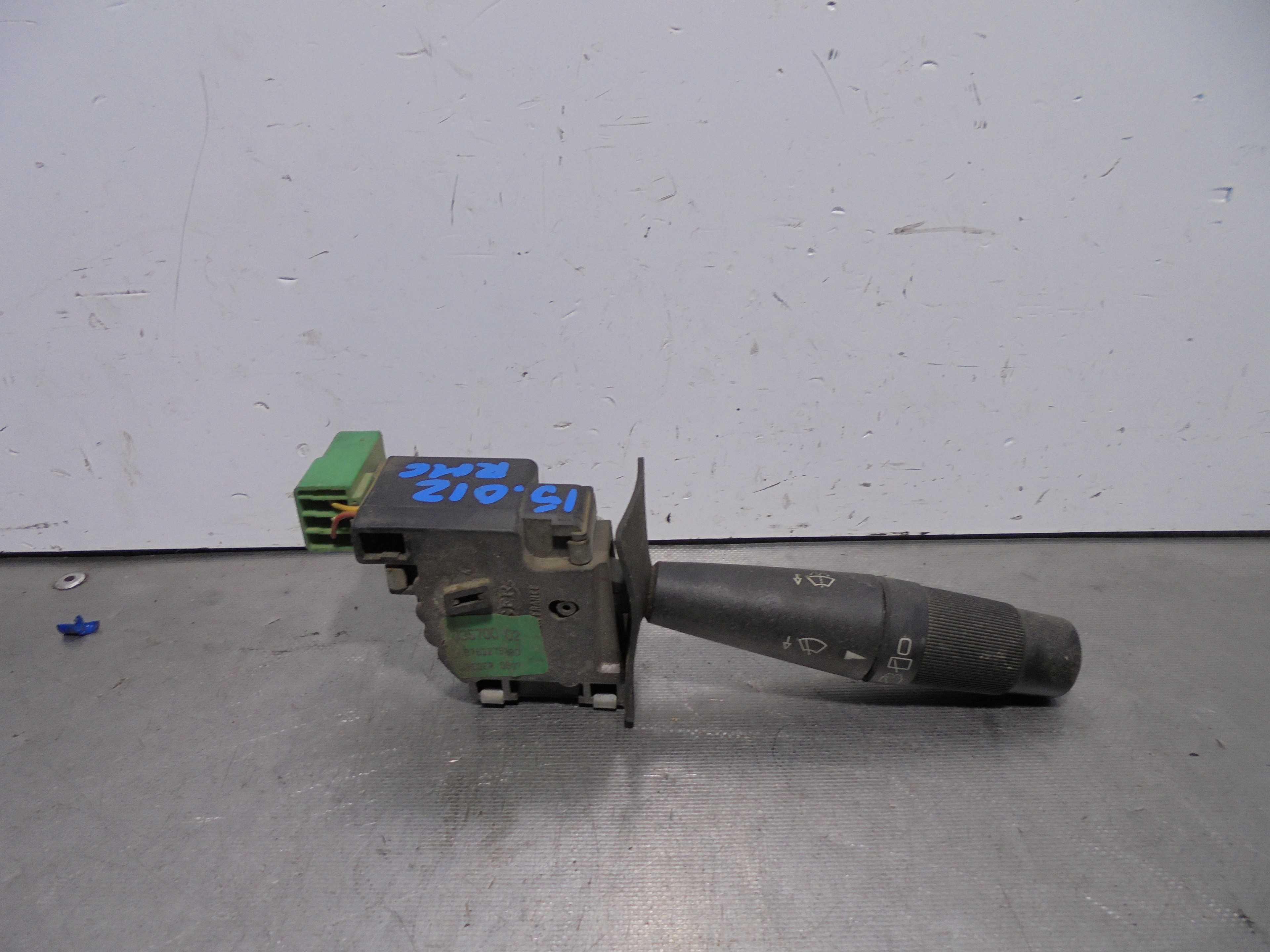 Recambio de mando limpia para peugeot 309 1.9 diesel referencia OEM IAM 9753275380  