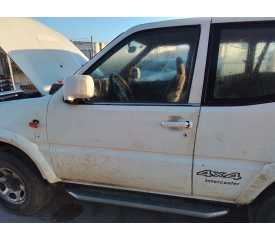Recambio de puerta delantera izquierda para nissan terrano/terrano.ii (r20) 2.7 turbodiesel referencia OEM IAM   