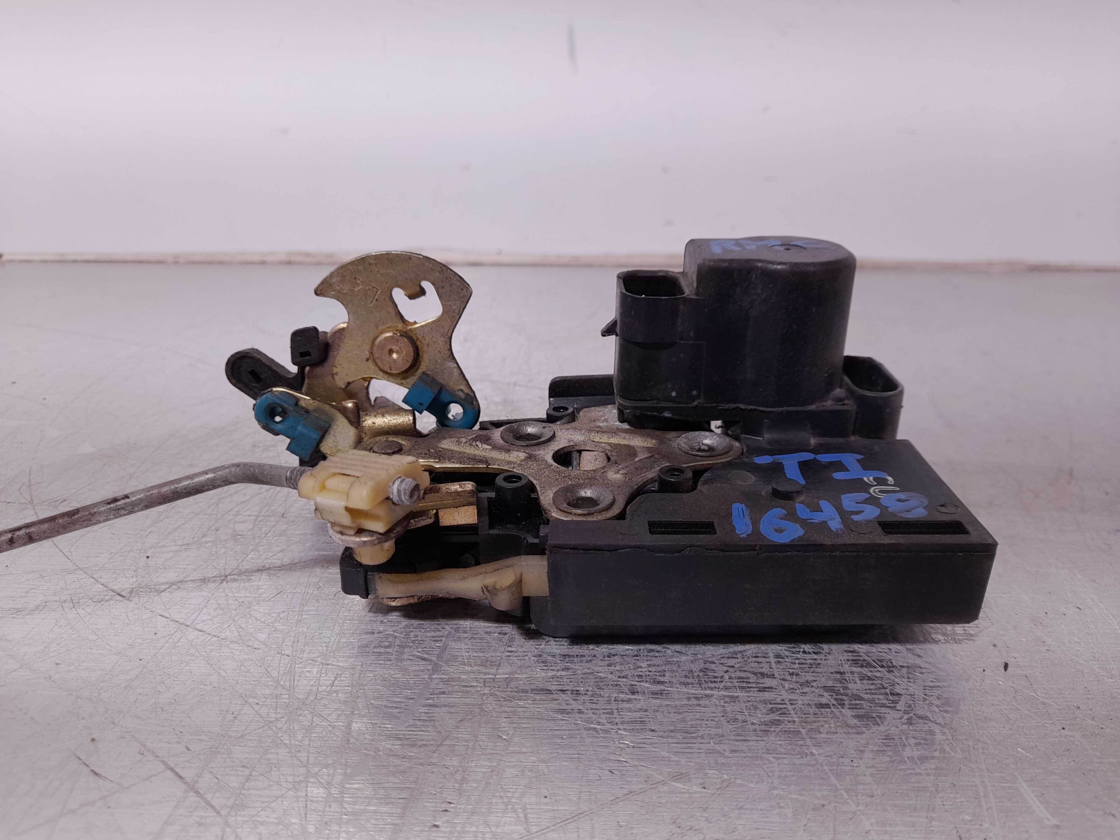 Recambio de cerradura puerta trasera izquierda para chevrolet kalos 1.4 se referencia OEM IAM   