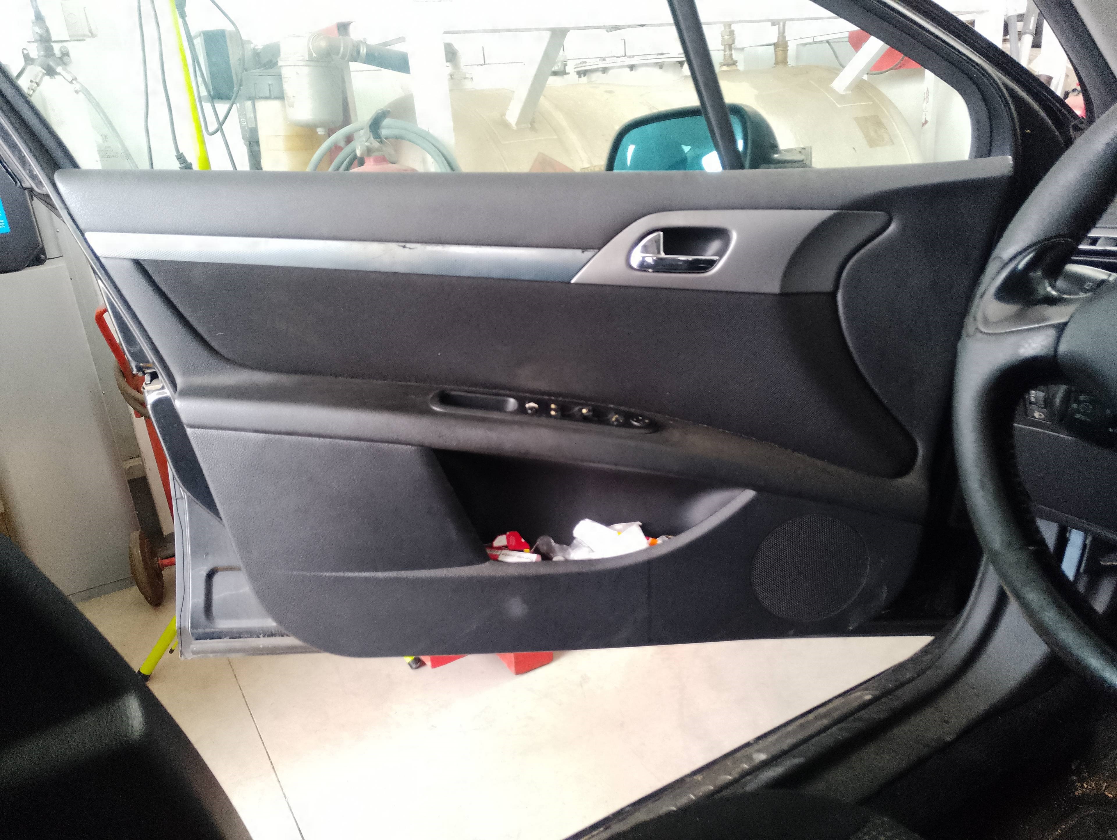 Recambio de guarnecido puerta delantera izquierda para peugeot 407 st confort referencia OEM IAM   