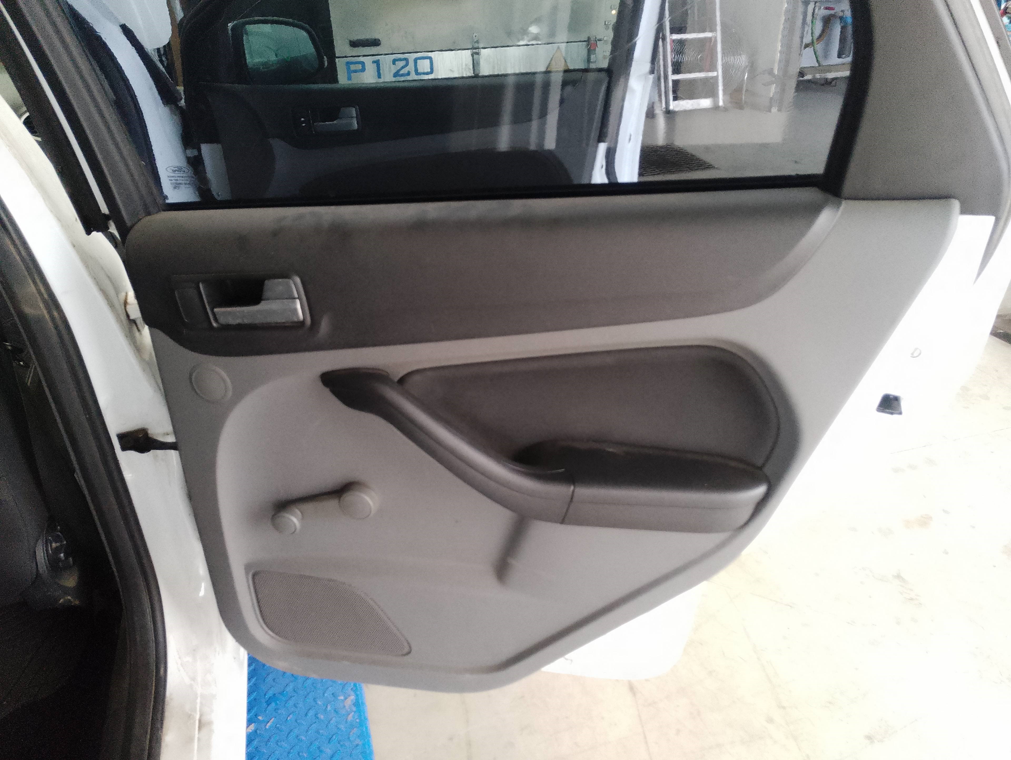 Recambio de guarnecido puerta trasera derecha para ford focus berlina (cap) ambiente (d) referencia OEM IAM   