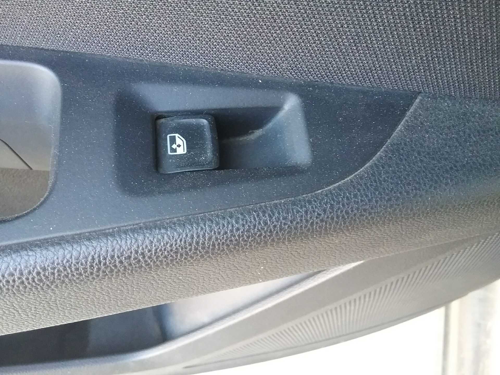 Recambio de mando elevalunas trasero izquierdo para seat leon (5f1) reference referencia OEM IAM   