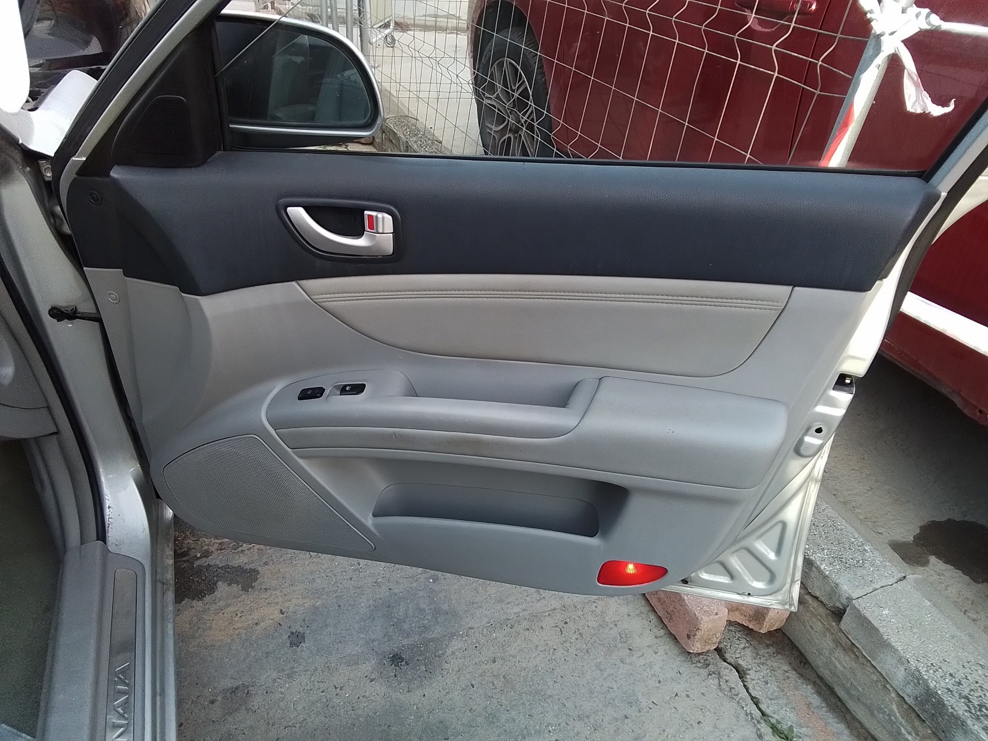 Recambio de guarnecido puerta delantera derecha para hyundai sonata (nf) 2.0 crdi cat referencia OEM IAM   
