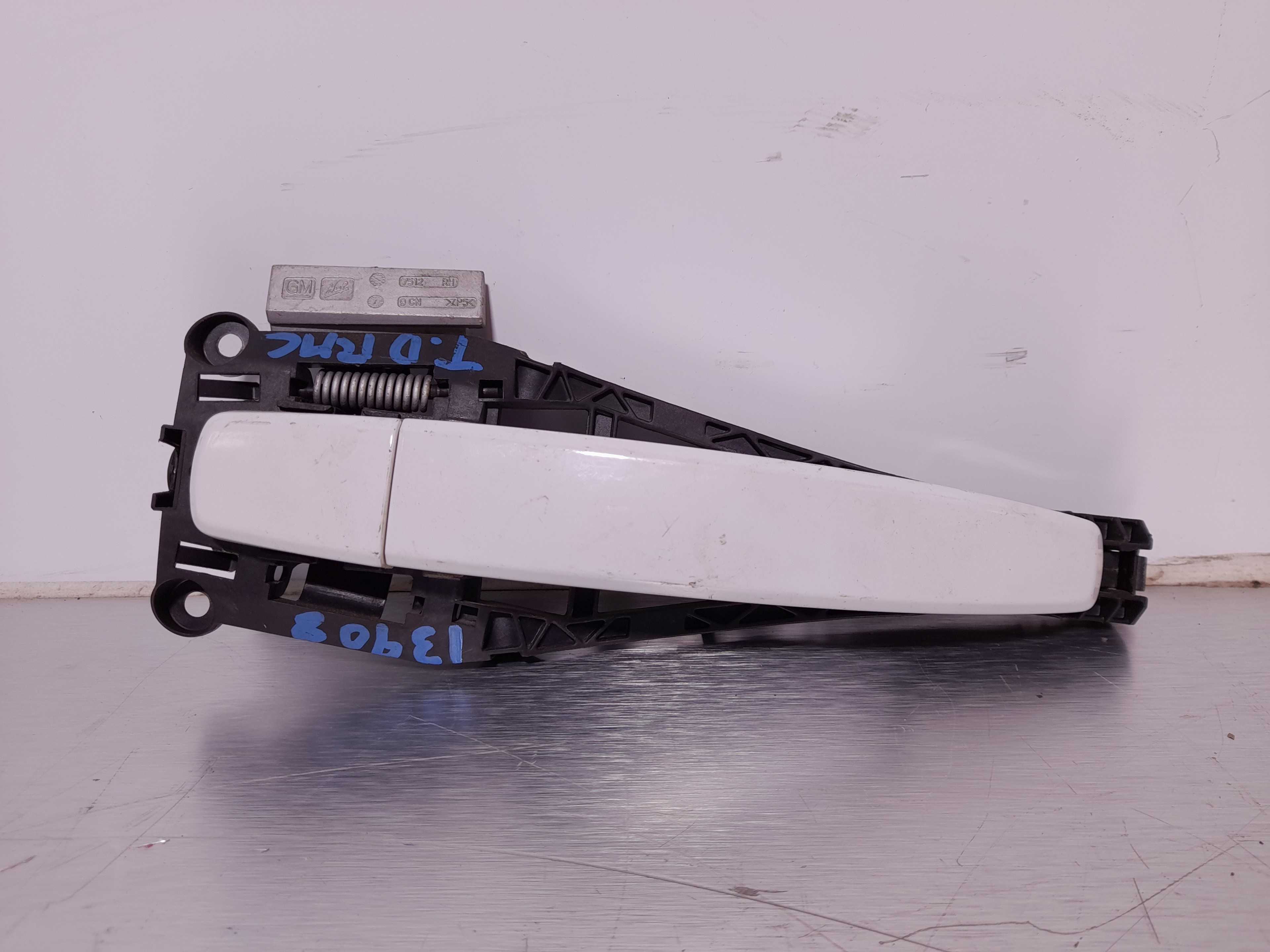 Recambio de maneta exterior trasera derecha para chevrolet orlando 2.0 diesel cat referencia OEM IAM   