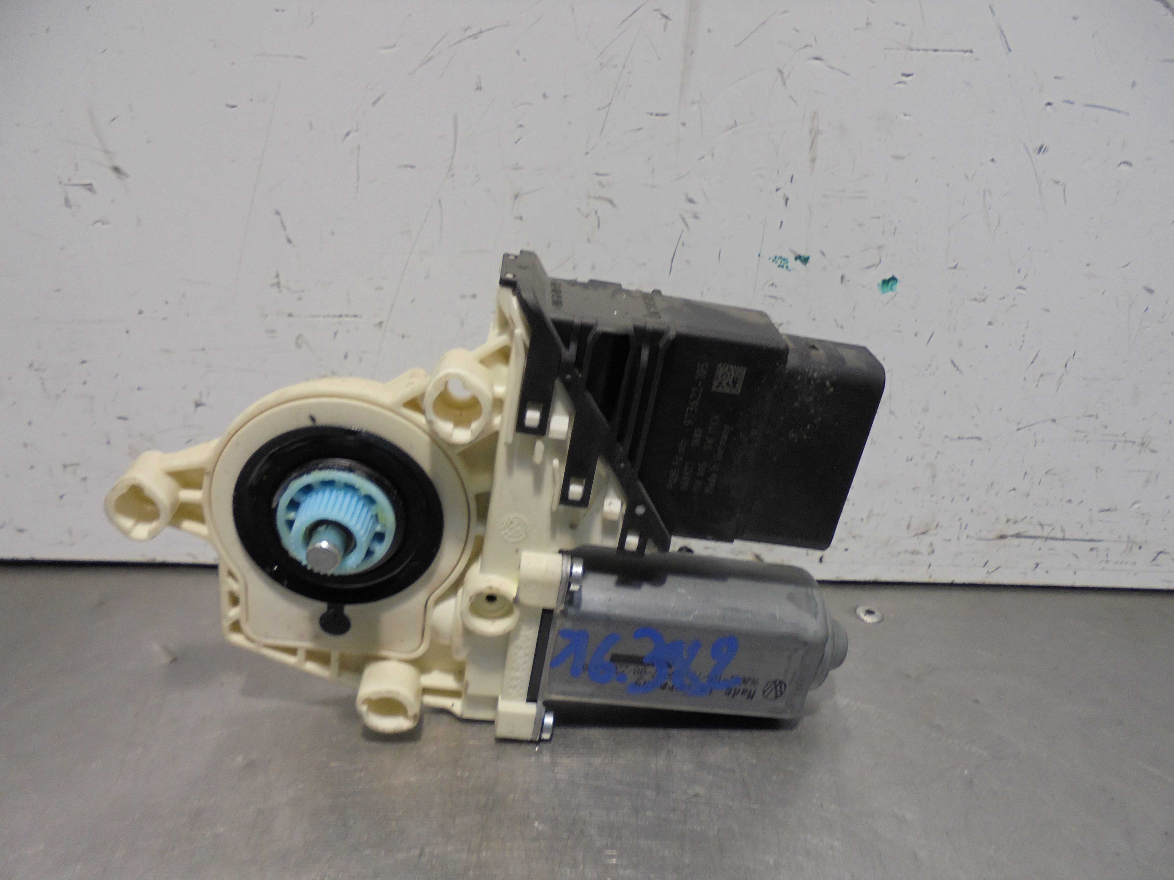 Recambio de motor elevalunas trasero derecho para volkswagen passat berlina (3c2) highline referencia OEM IAM 1K0959704P  