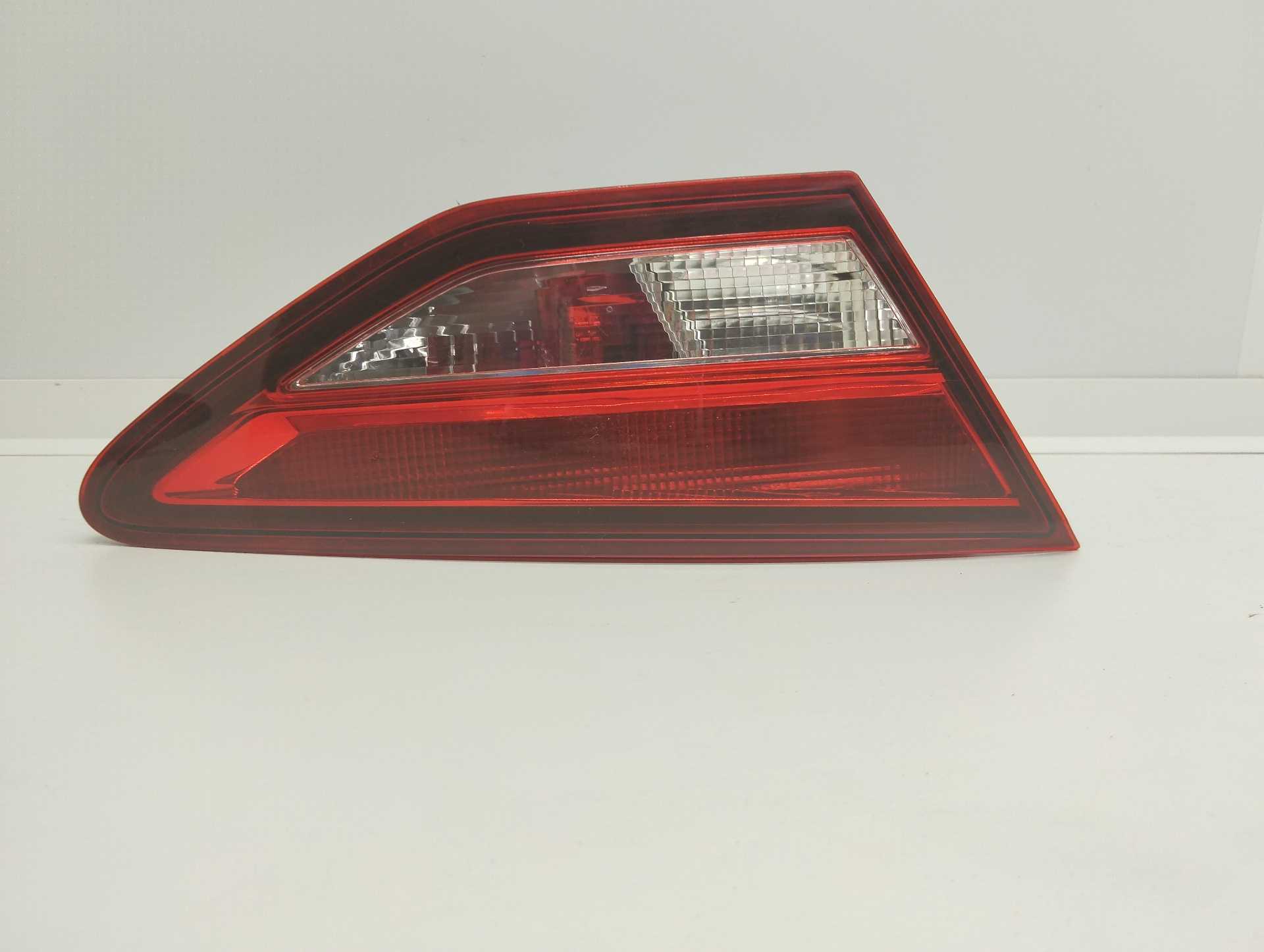 Recambio de piloto porton trasero izquierdo para seat leon (5f1) reference referencia OEM IAM 90042874  