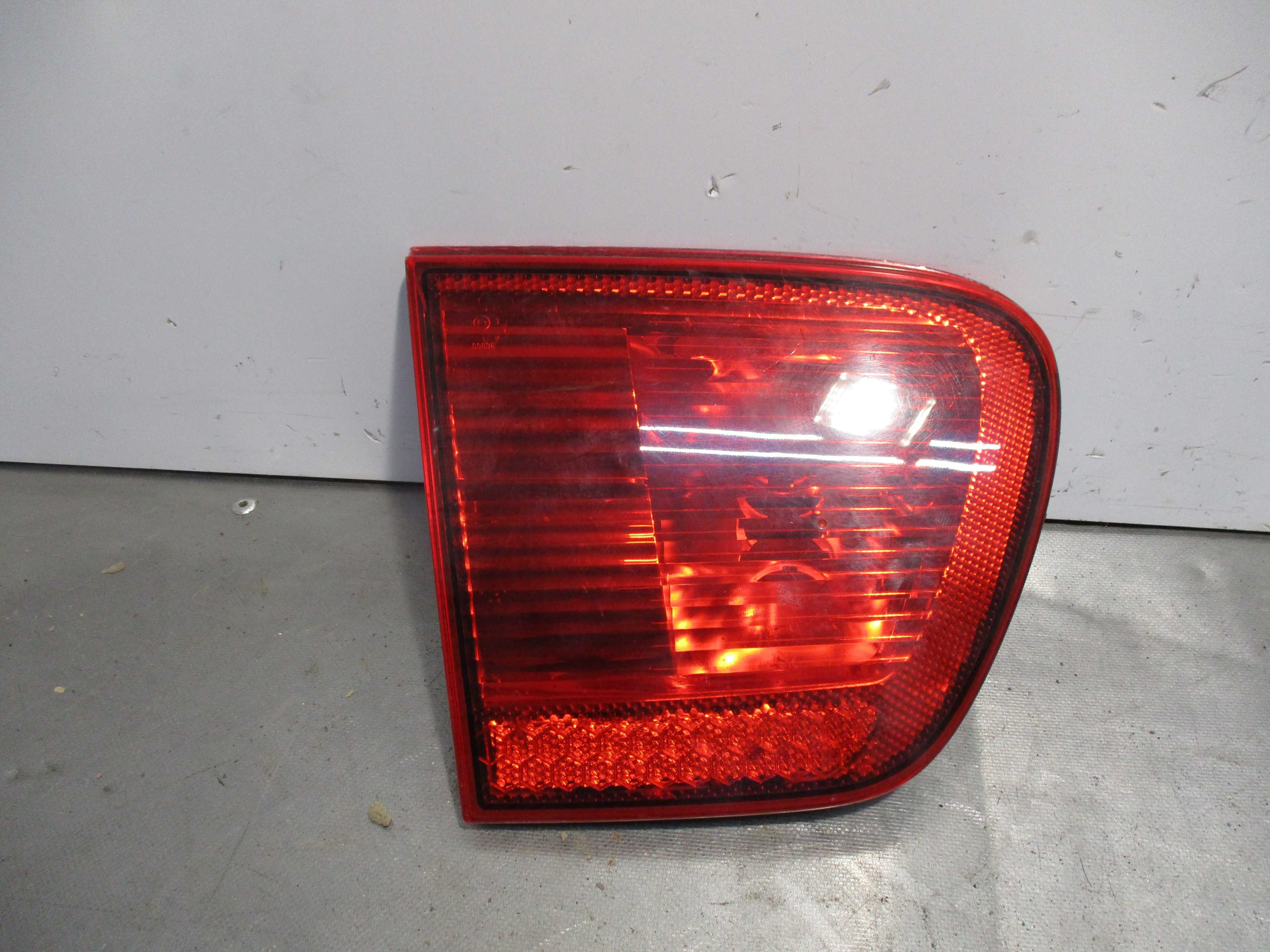 Recambio de piloto porton trasero izquierdo para seat ibiza (6k1) select referencia OEM IAM W06K6945092C  