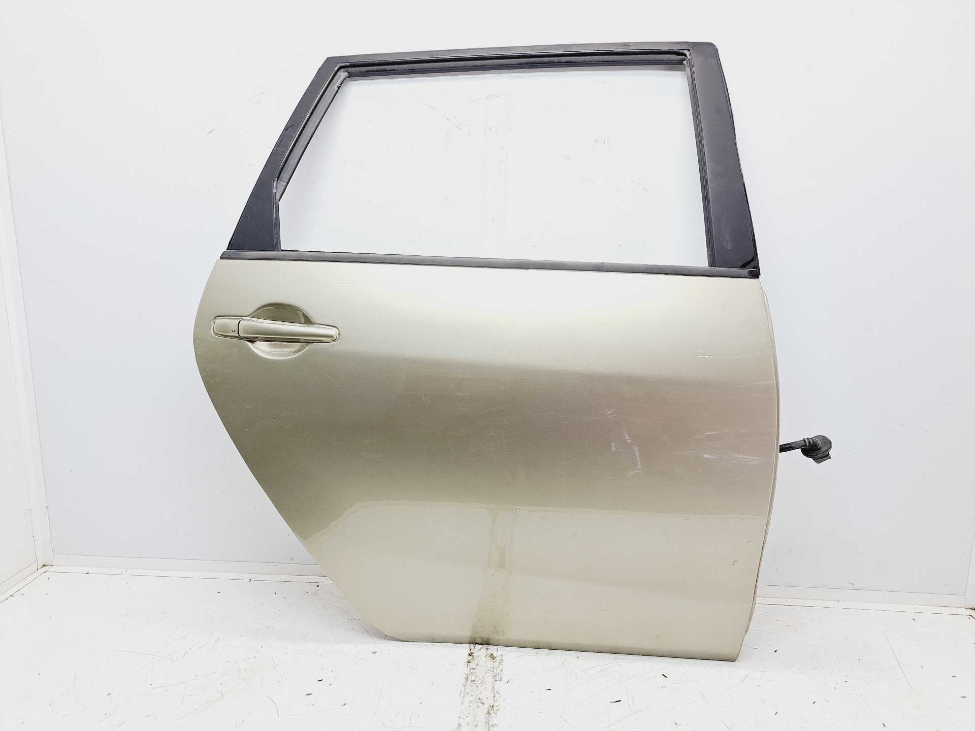 Recambio de puerta trasera derecha para mitsubishi grandis (na0w) 2.0 di-d cat referencia OEM IAM   