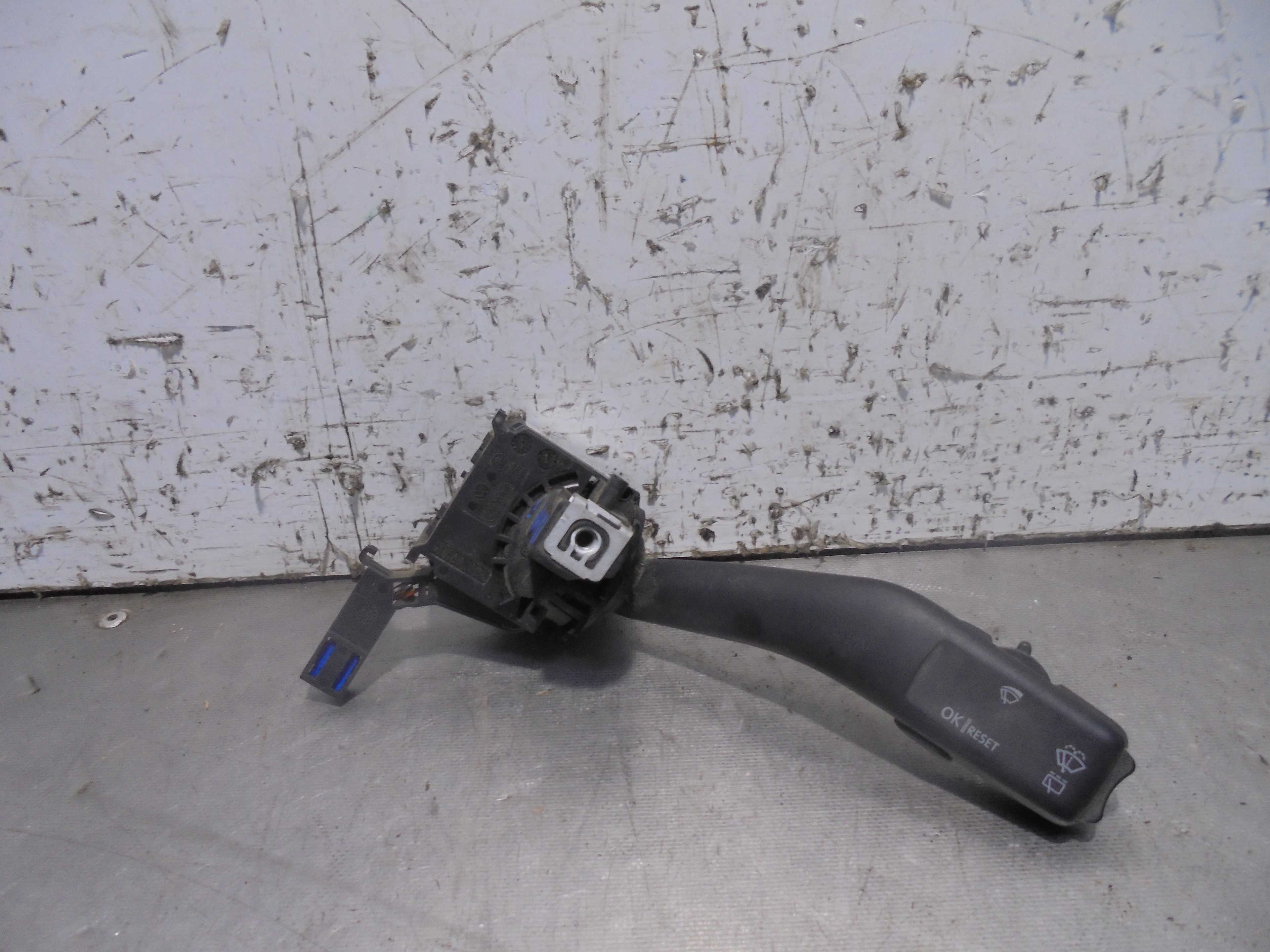 Recambio de mando limpia para skoda octavia berlina (1z3) edition 100 referencia OEM IAM 1K0953519A LUK 